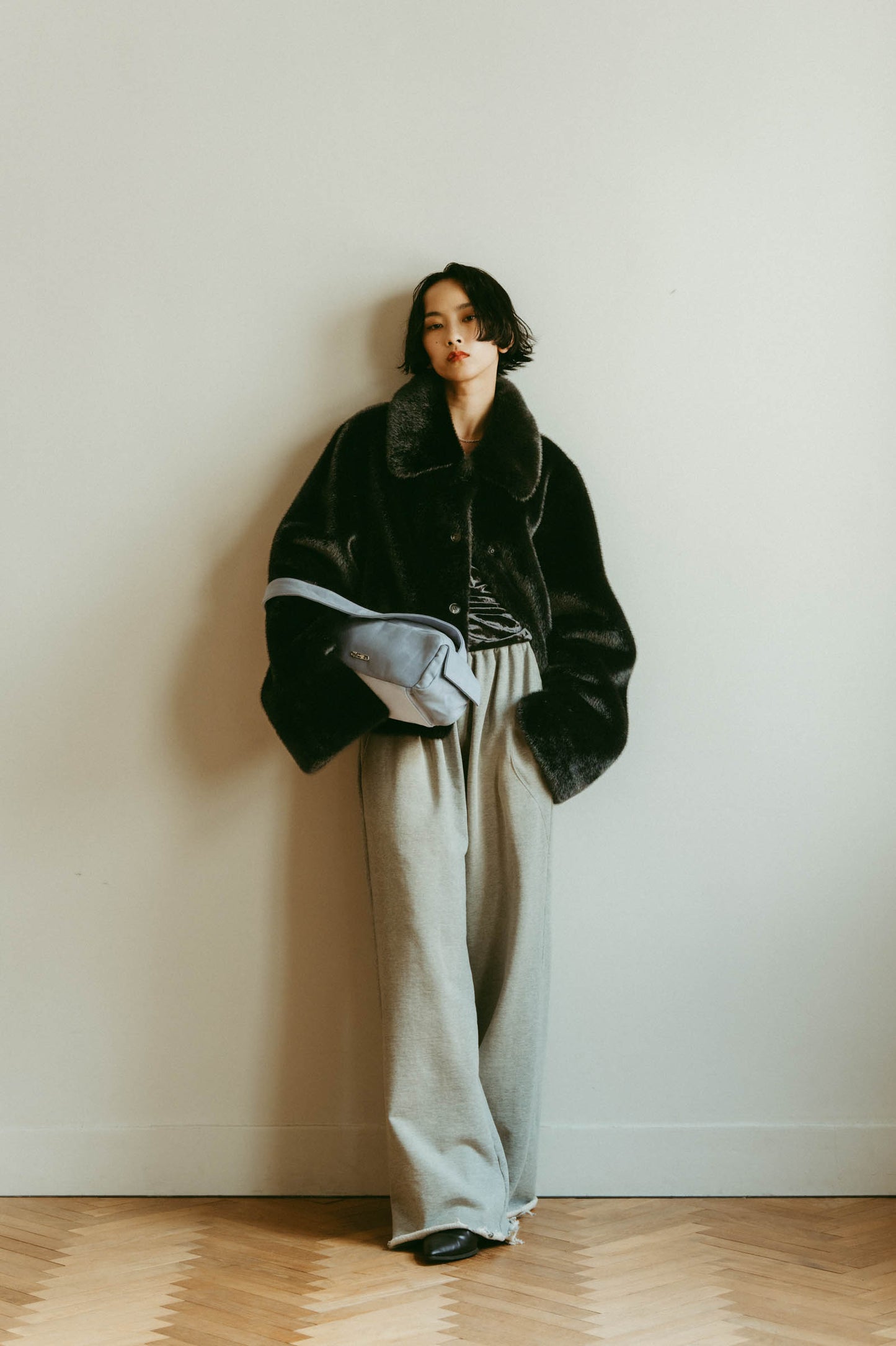point collar fur coat/black