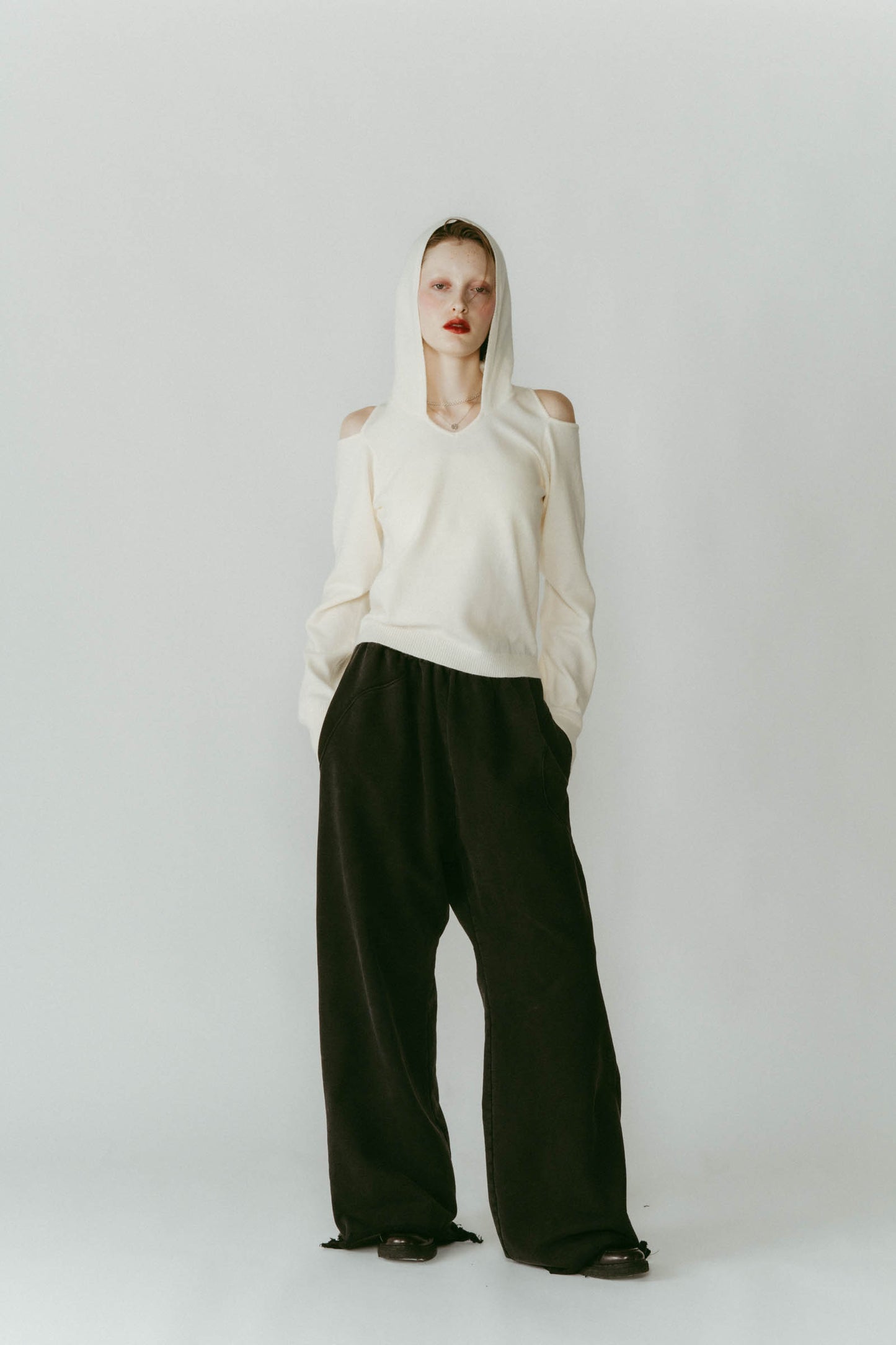slim hooded knit/white