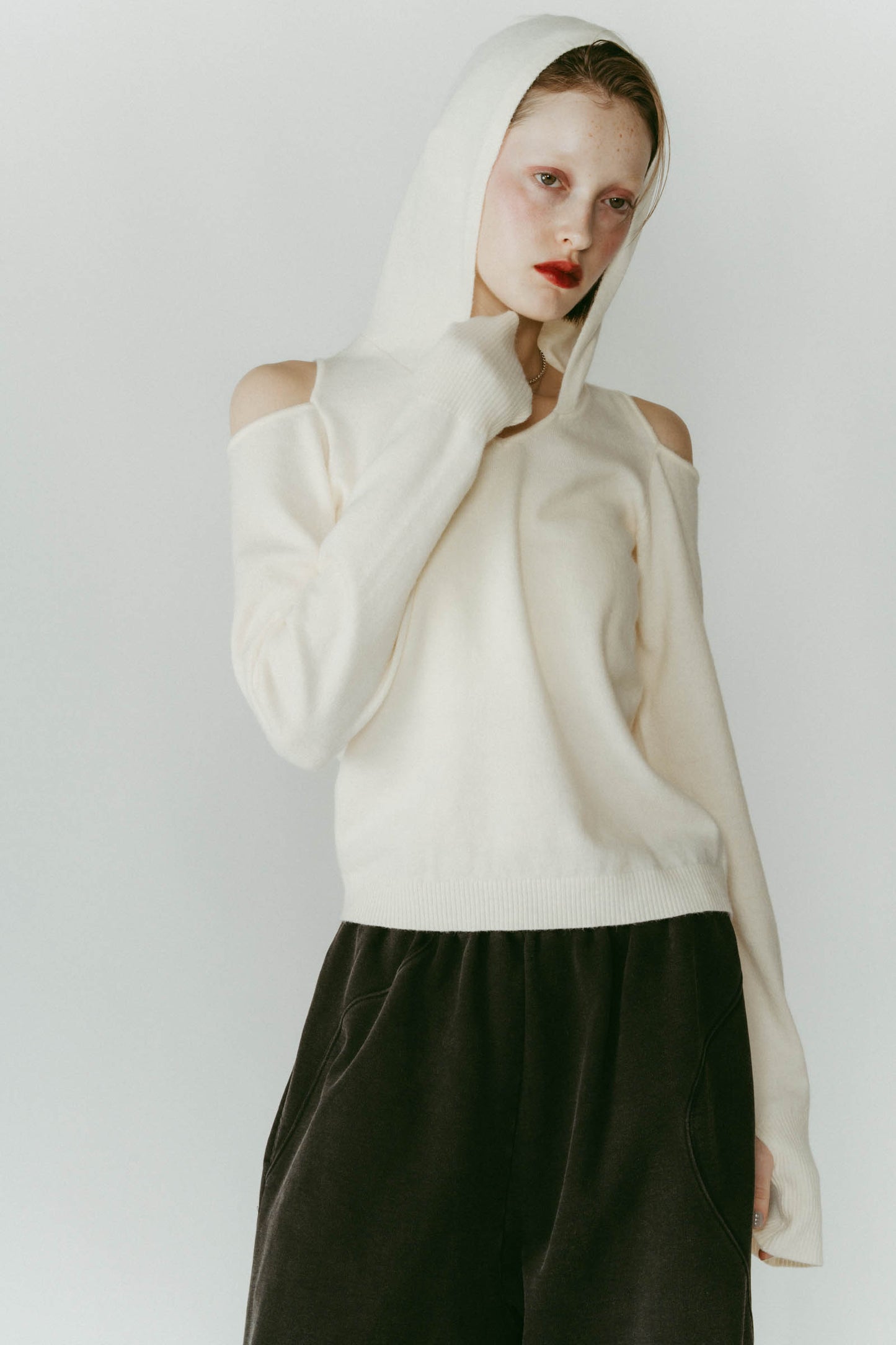 slim hooded knit/white