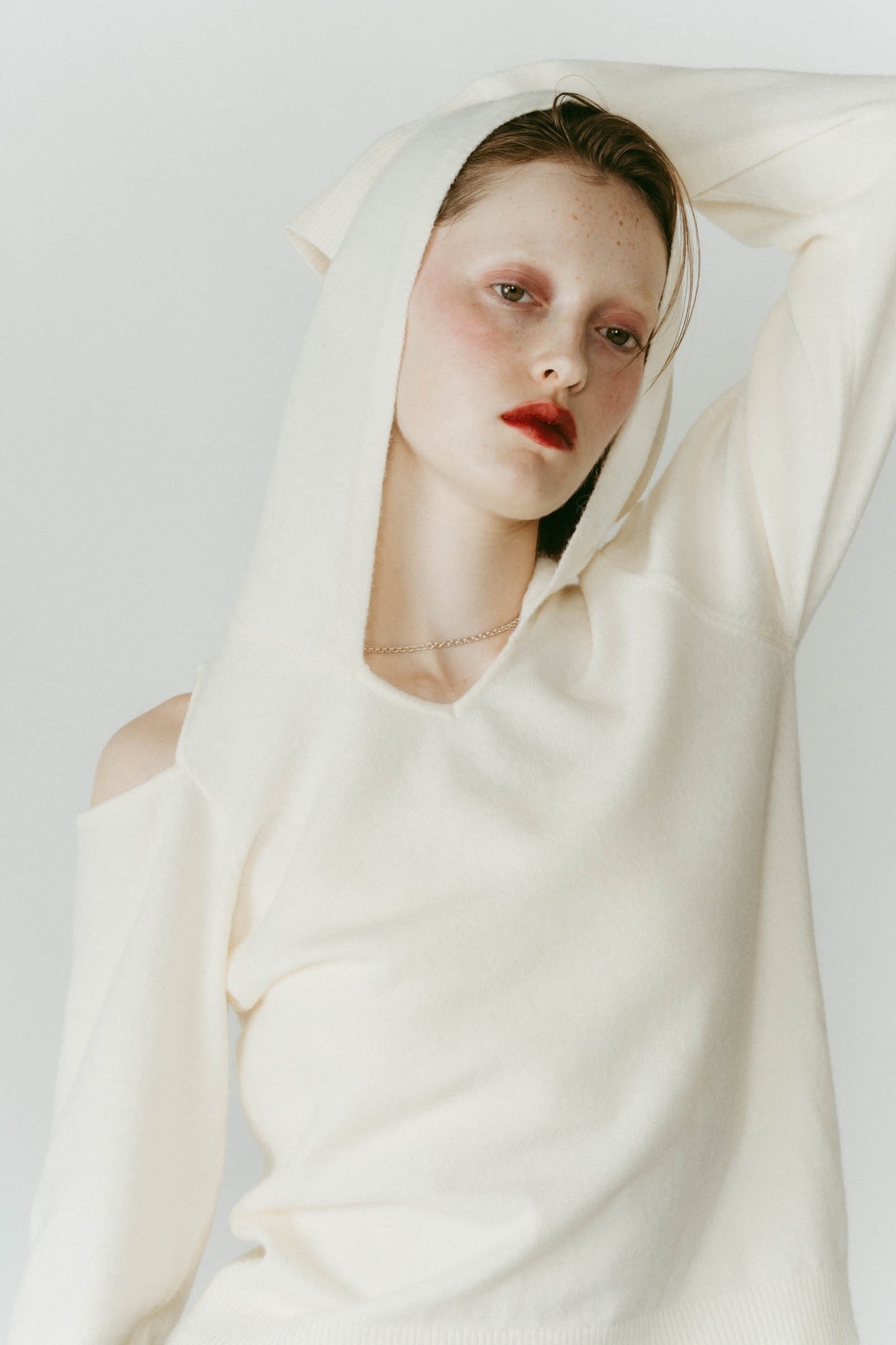 slim hooded knit/white