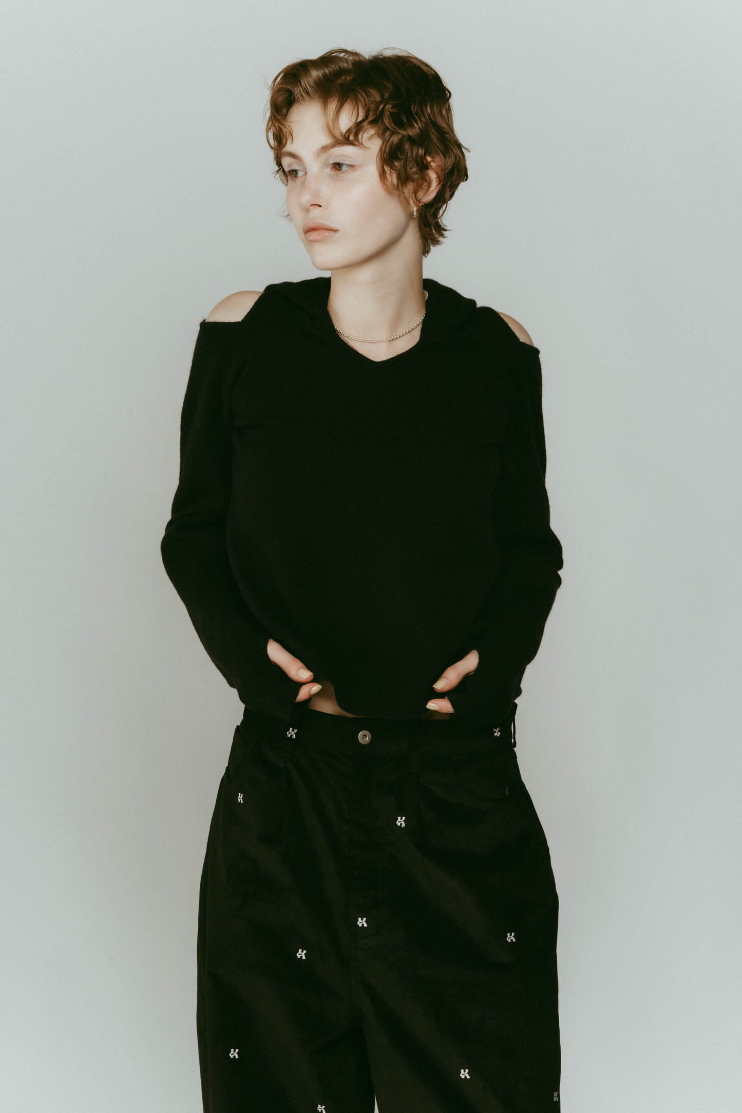slim hooded knit/black