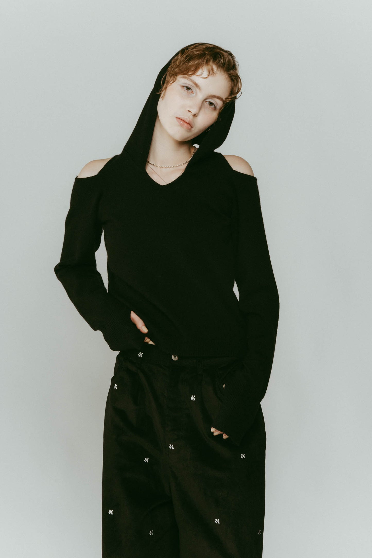 slim hooded knit/black