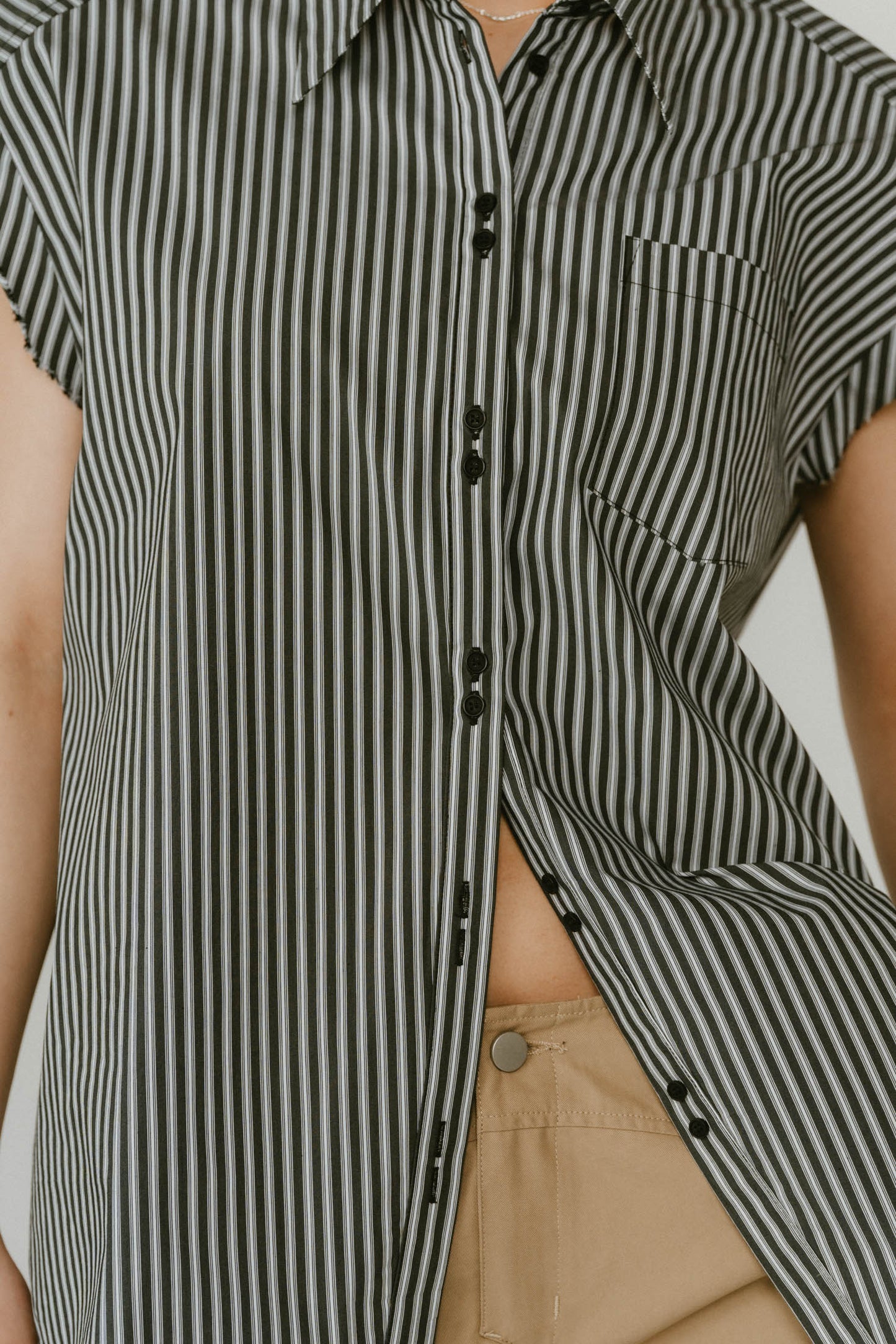 stripe label nosleeve shirt/4color