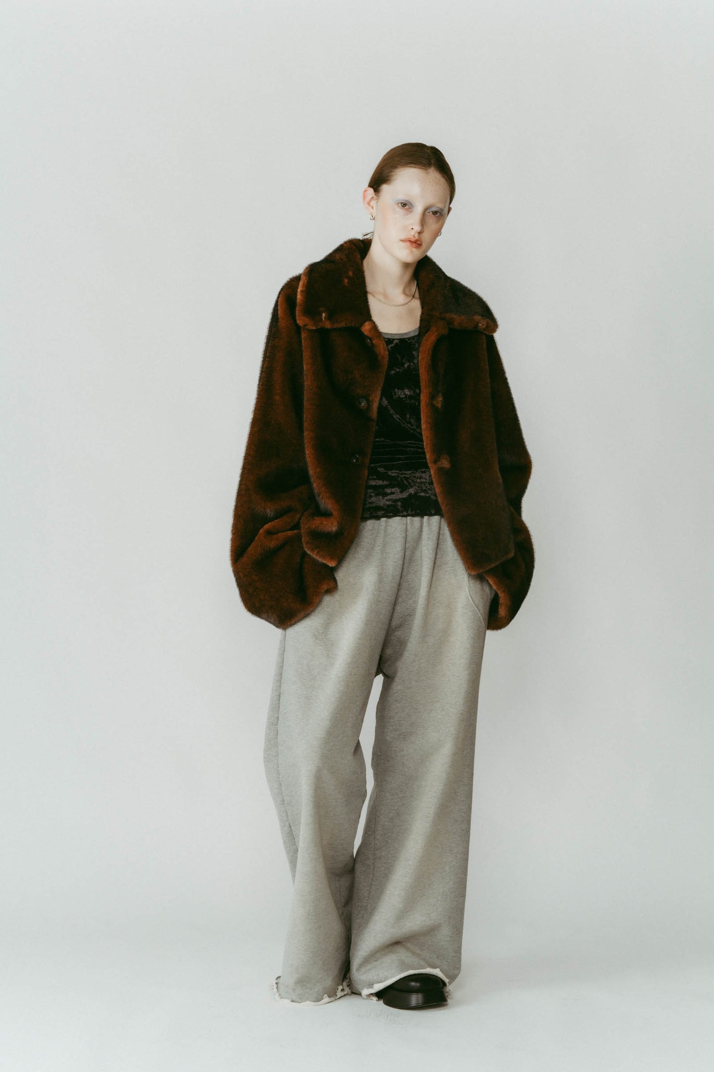 point collar fur coat/brown