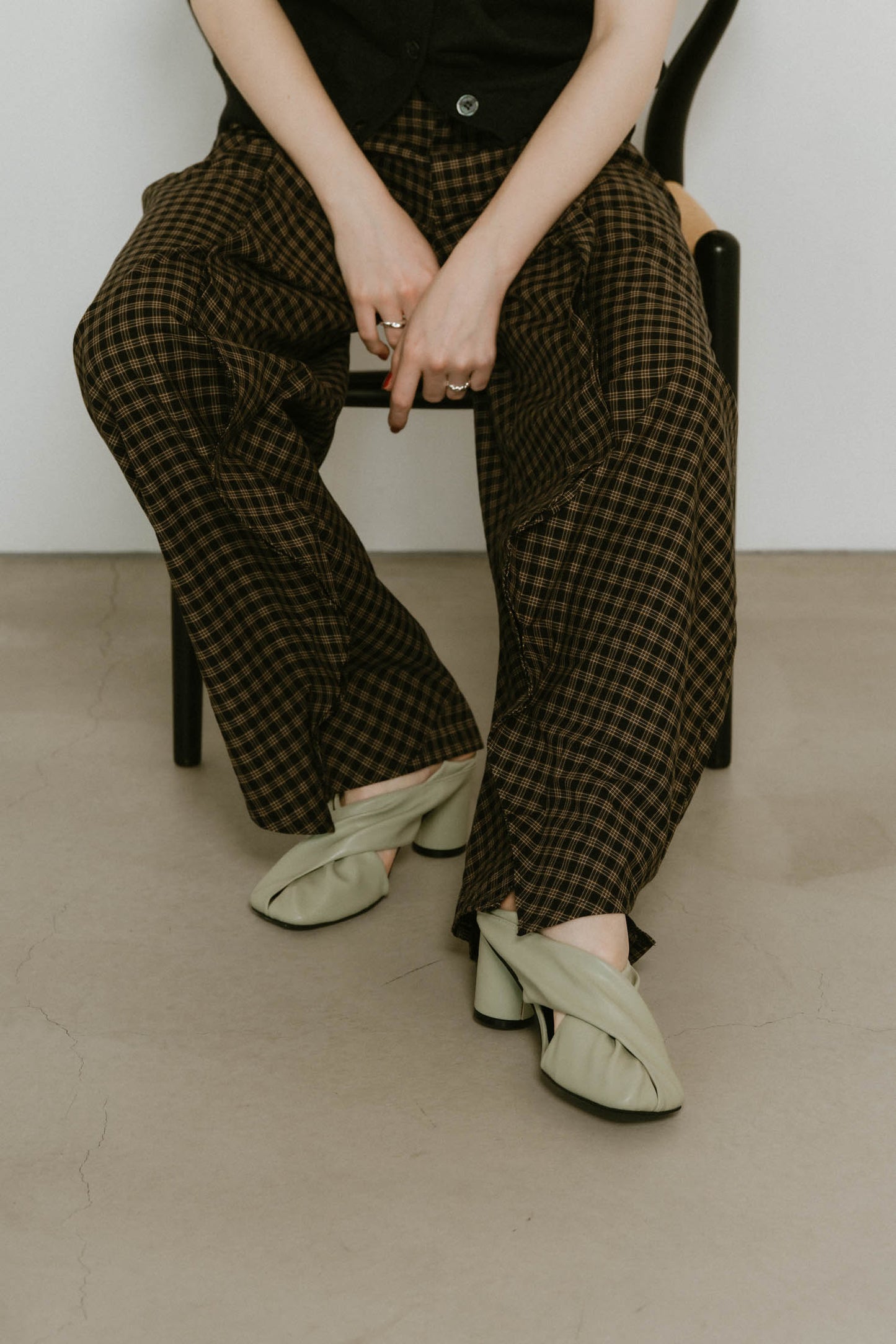 2way cross design pumps/3color
