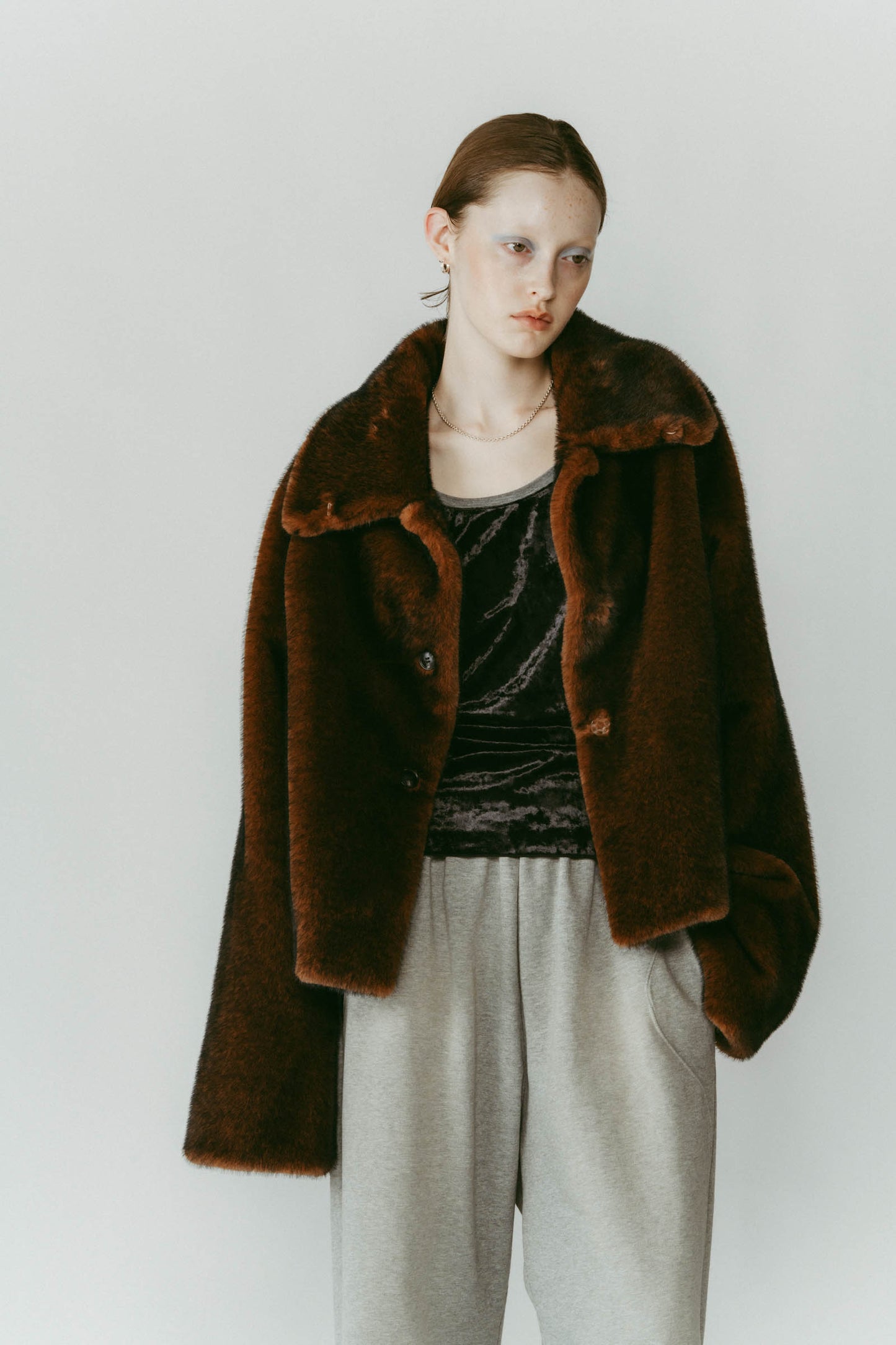 point collar fur coat/brown