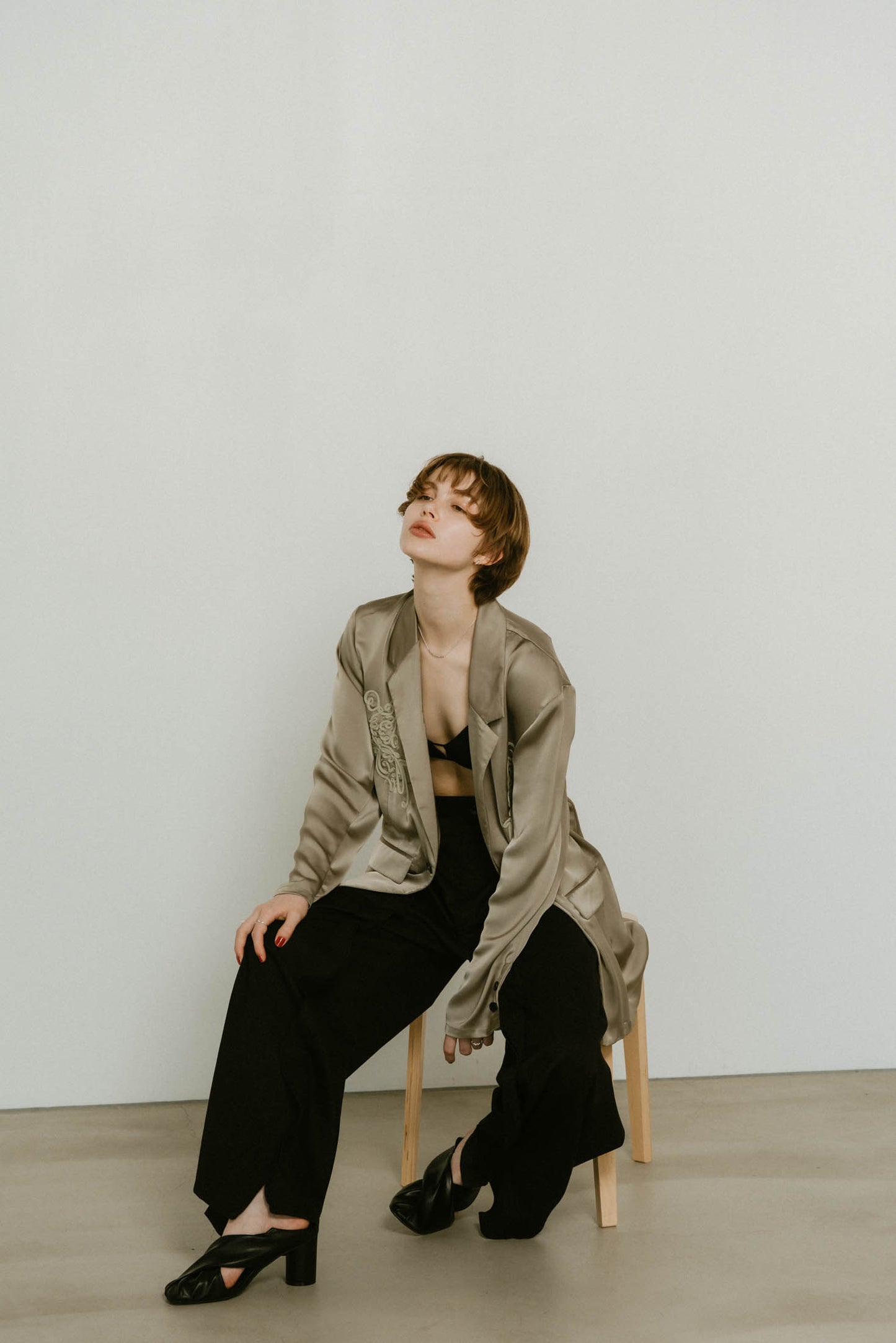 embroidered satin jacket/mossgreen