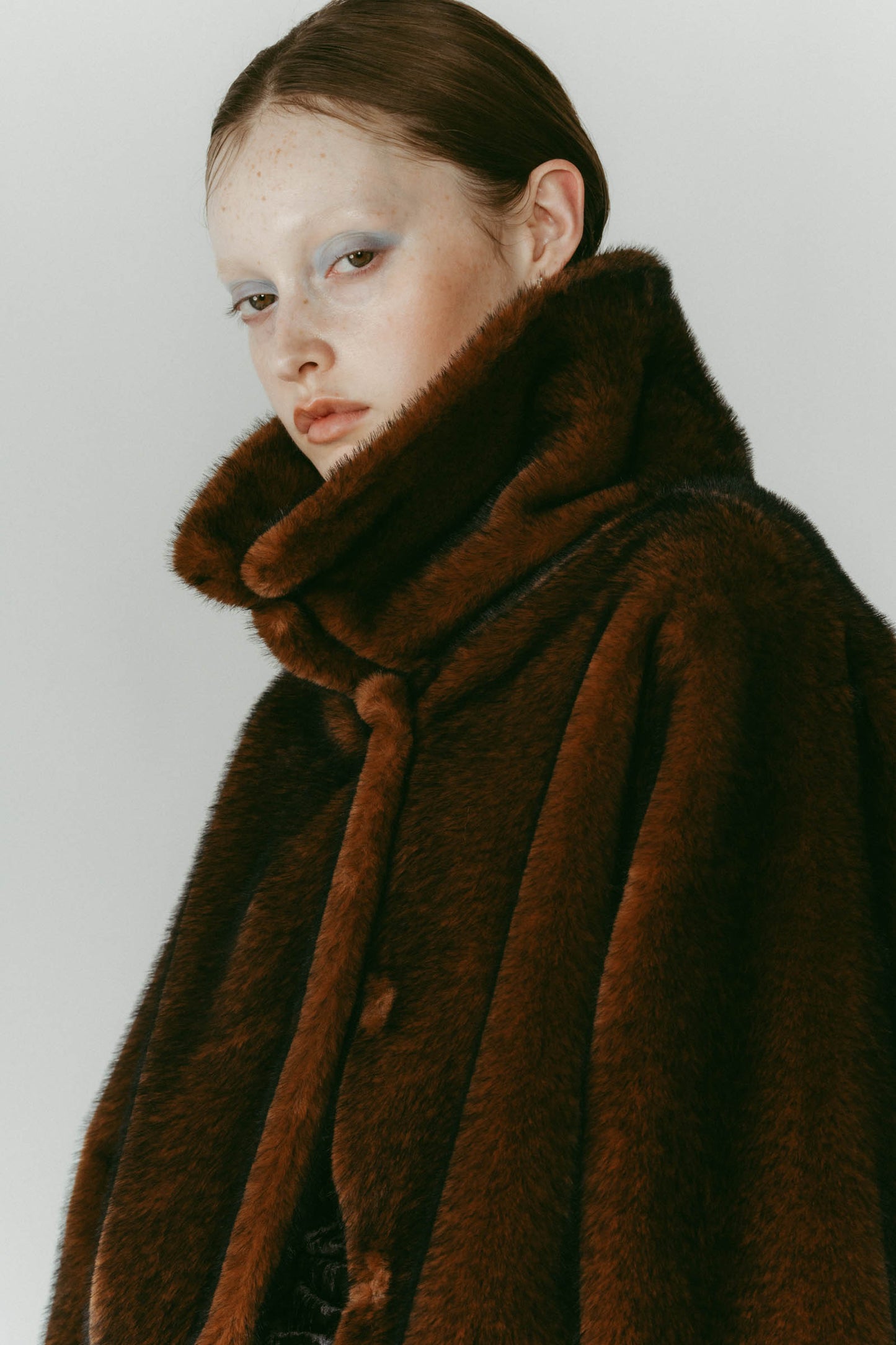 point collar fur coat/brown