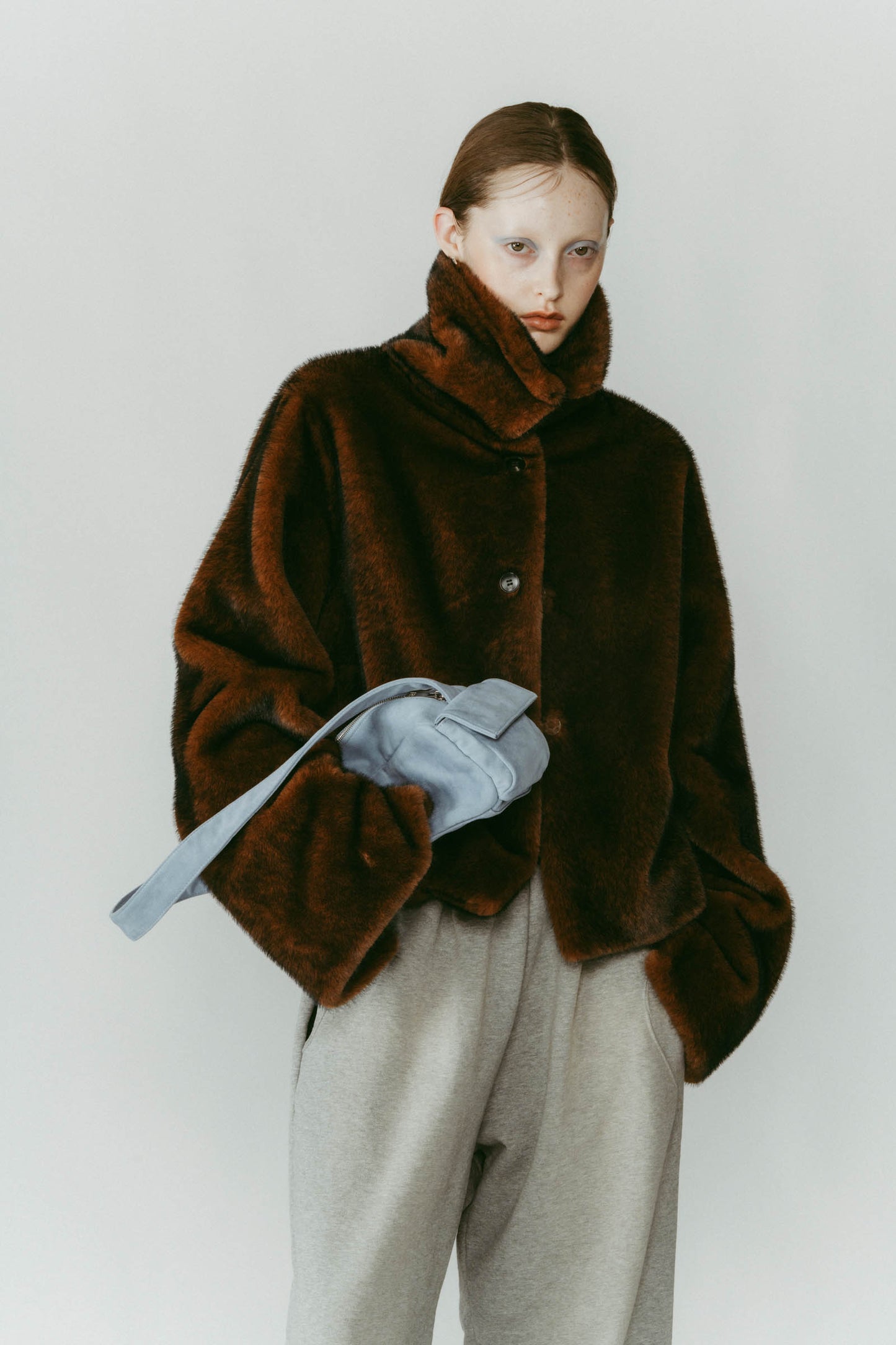 point collar fur coat/brown