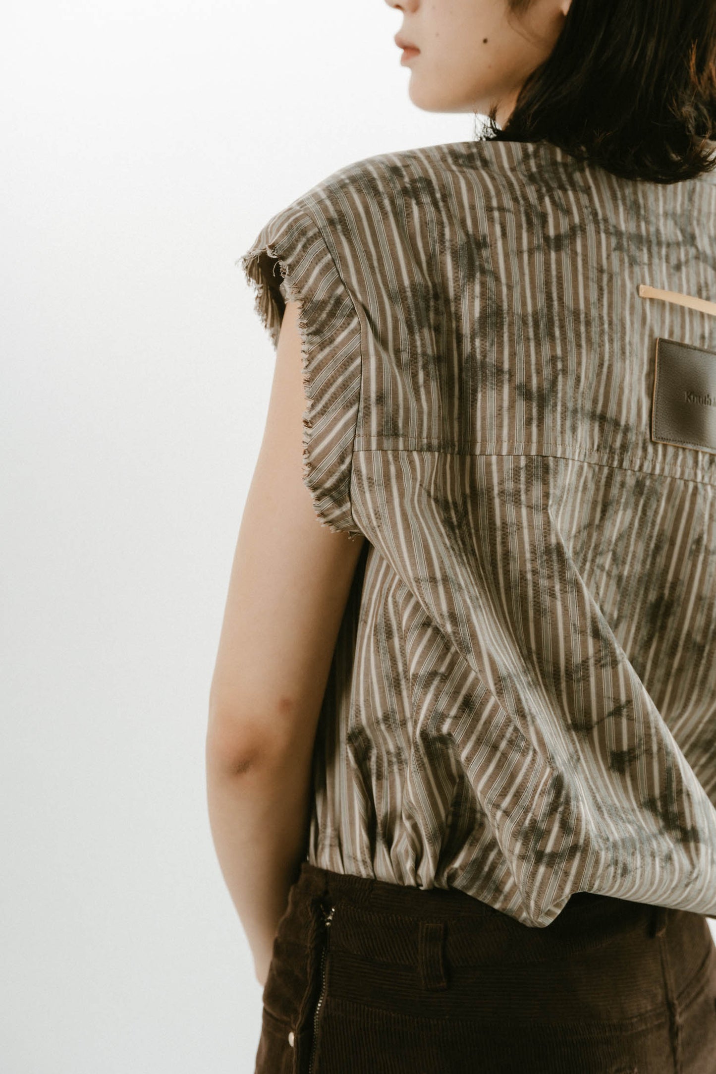 stripe label nosleeve shirt/4color