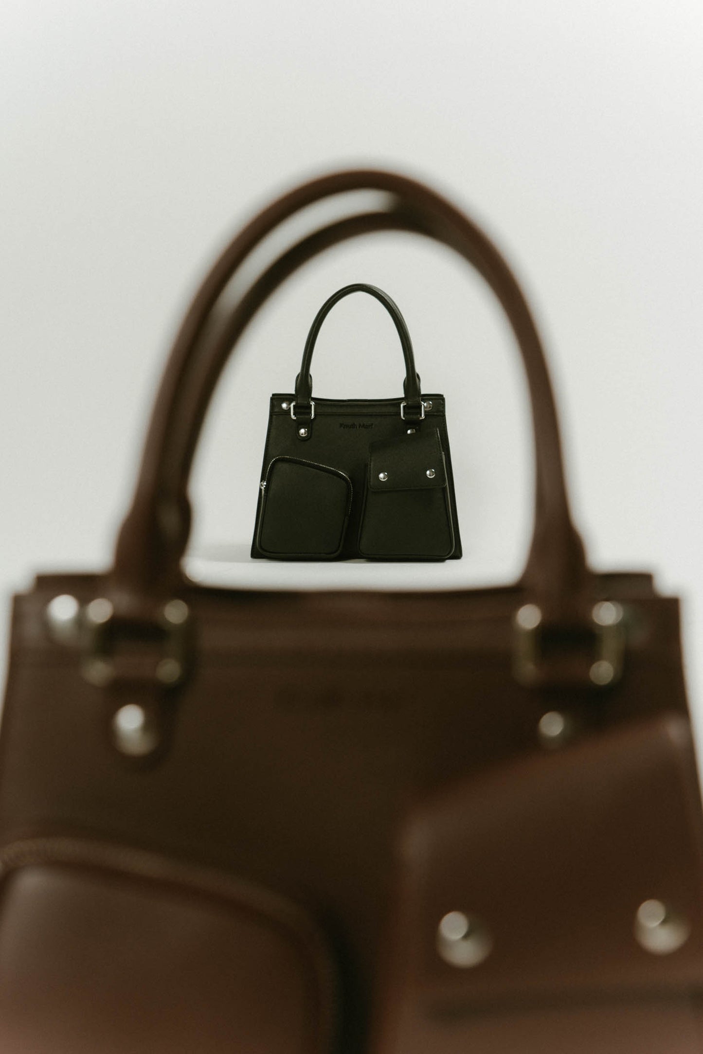 multi pocket hand bag/2color