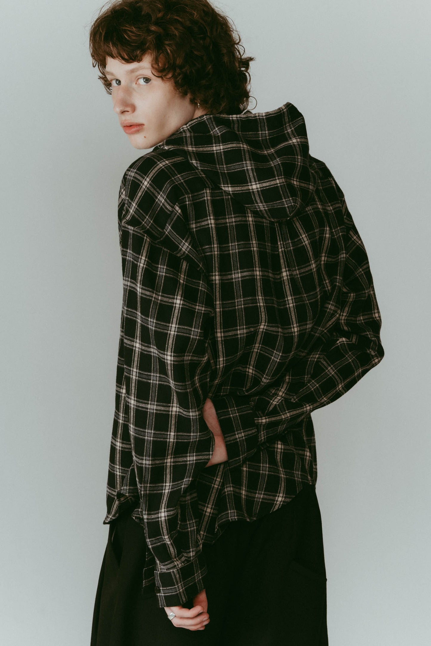 hooded over shirts(unisex)/checkblack