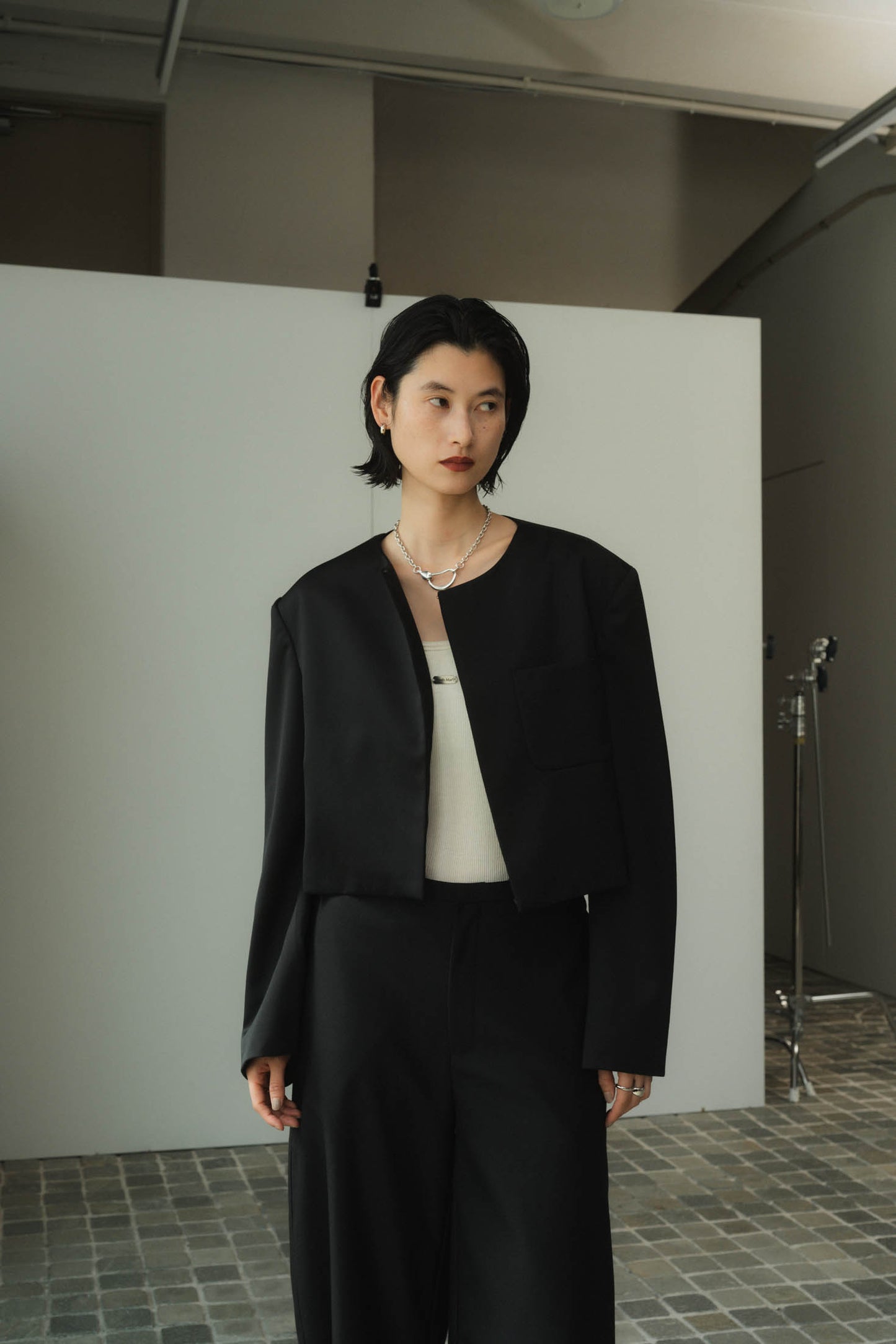 collarless jacket/black