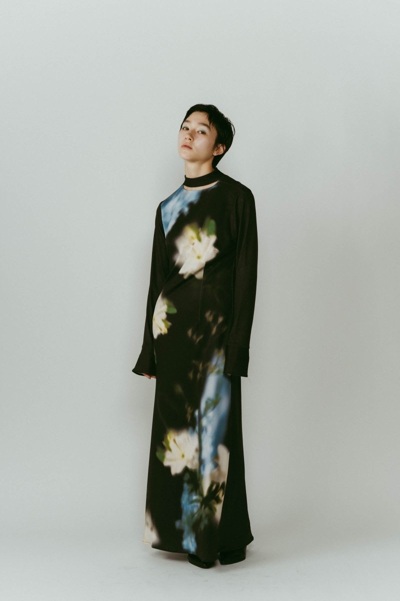 blurry flower one piece/black - KNUTH MARF