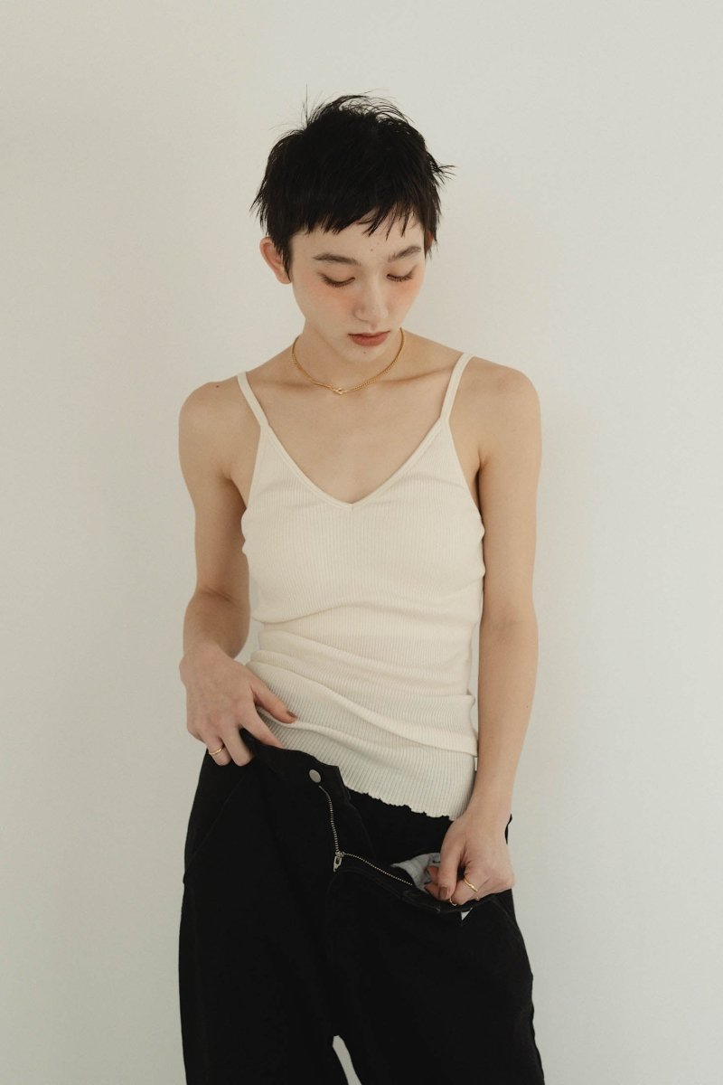 cup in vneck camisole/2color - KNUTH MARF