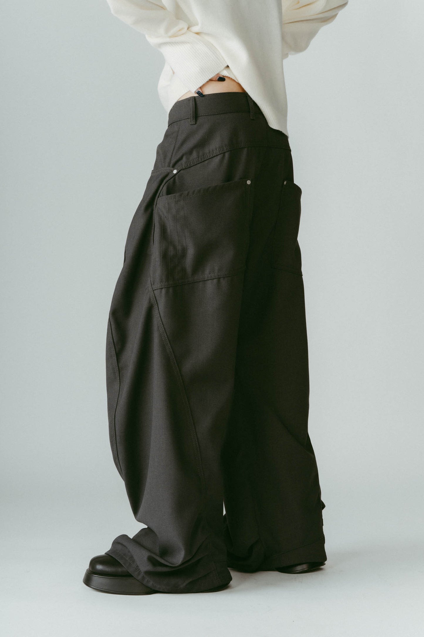tuck design denim pants/gray