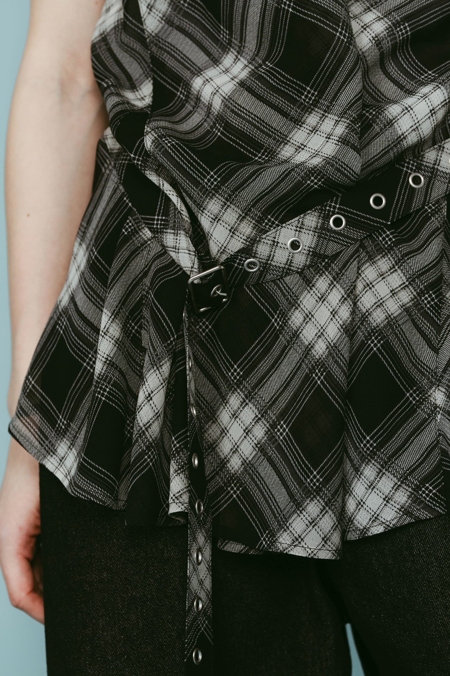 plaid halter neck blouse/black