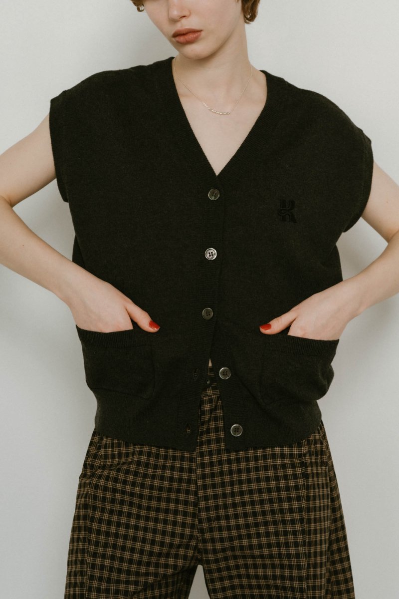 Vneck logo knit vest/2color - KNUTH MARF