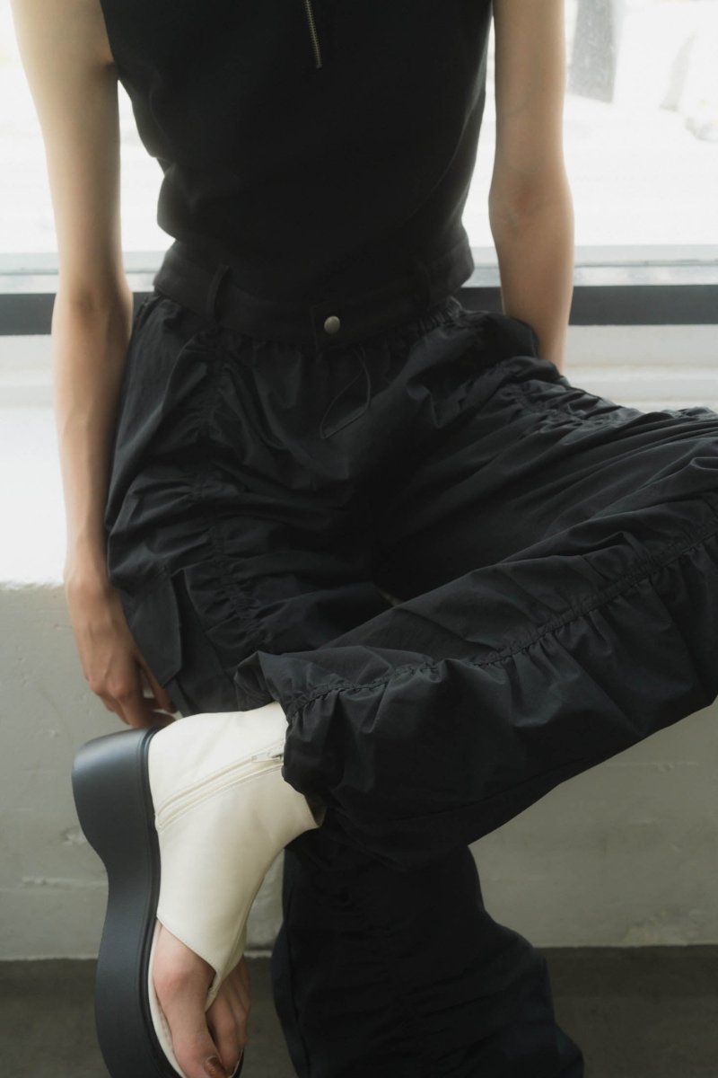 waterproof gathered pants/2color - KNUTH MARF