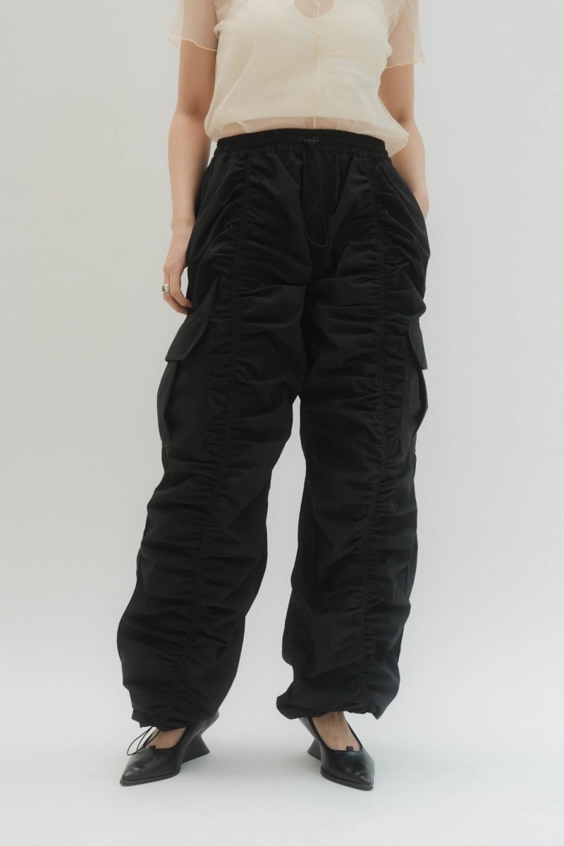 waterproof gathered pants/2color - KNUTH MARF