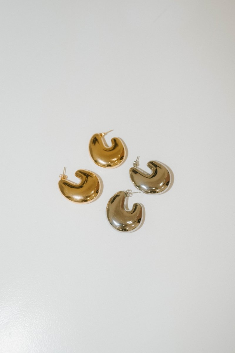half moon pierced earrings/2color - KNUTH MARF