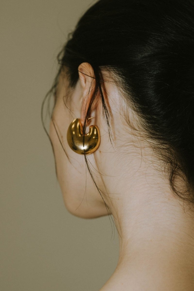 half moon pierced earrings/2color - KNUTH MARF