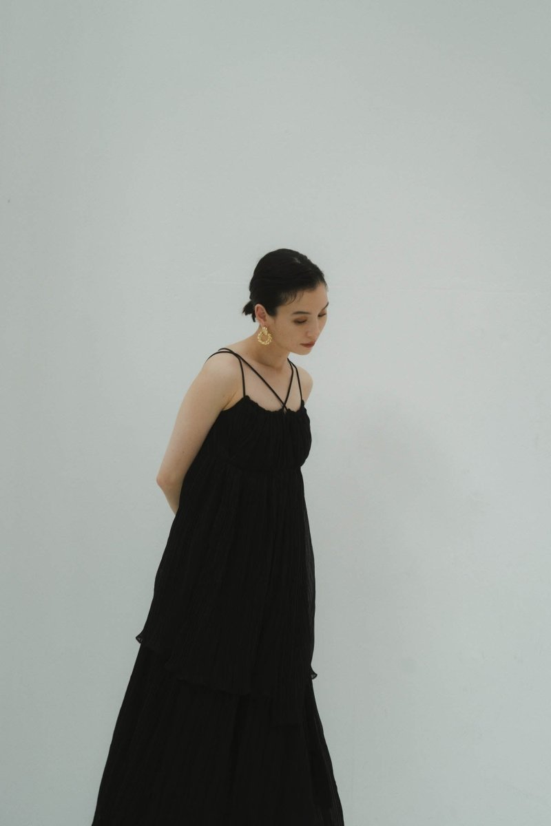 layered pleats onepiece/black - KNUTH MARF