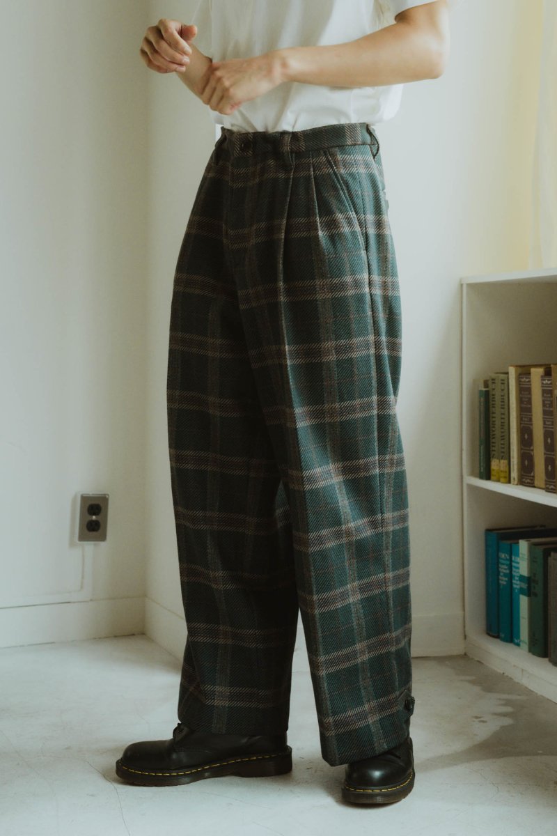 loose slacks pants/checkgreen