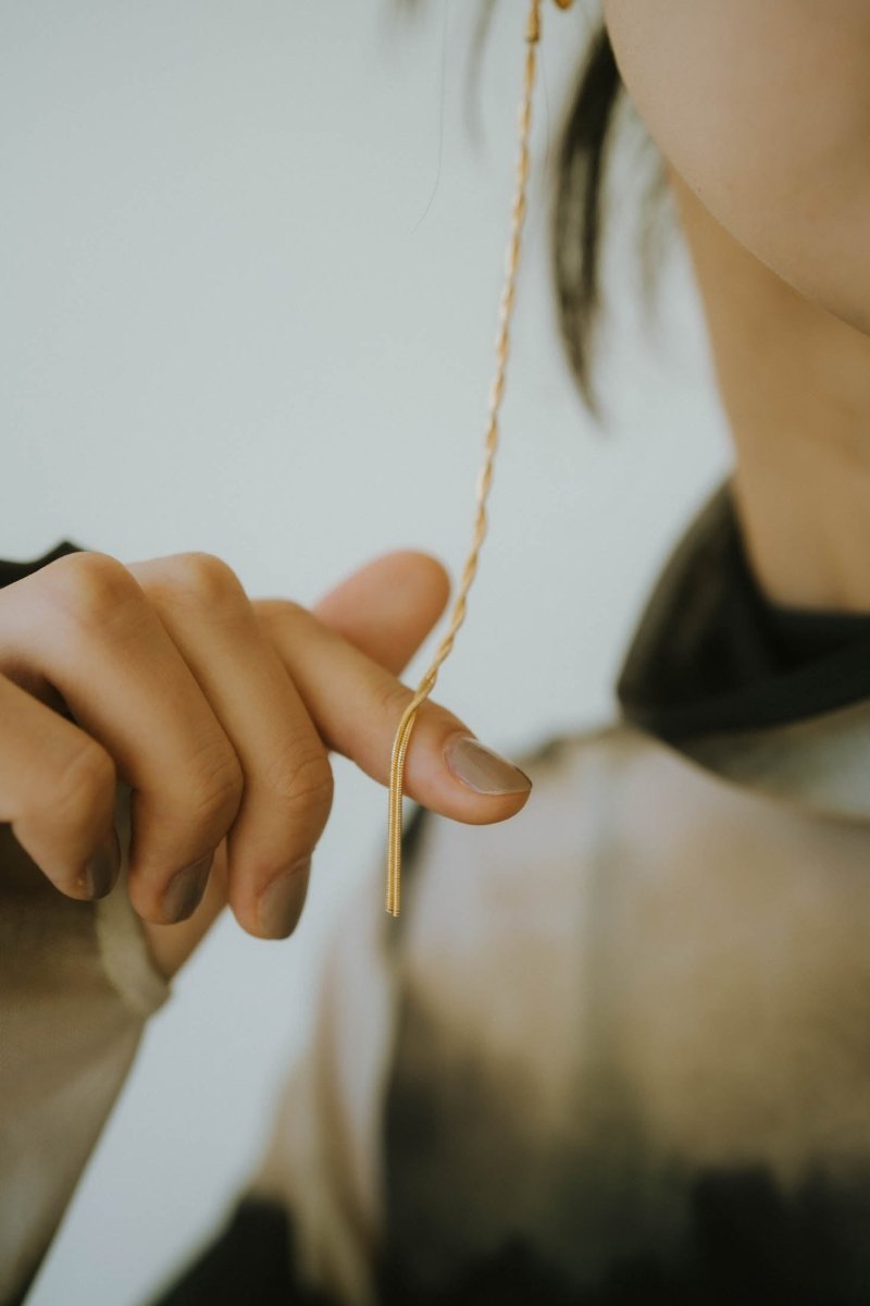 twist long earring - KNUTH MARF
