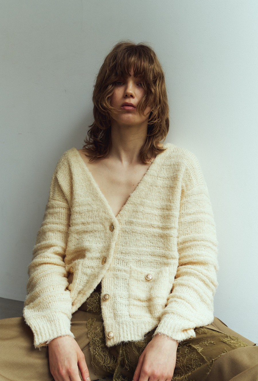gold button trad cardigan/cream