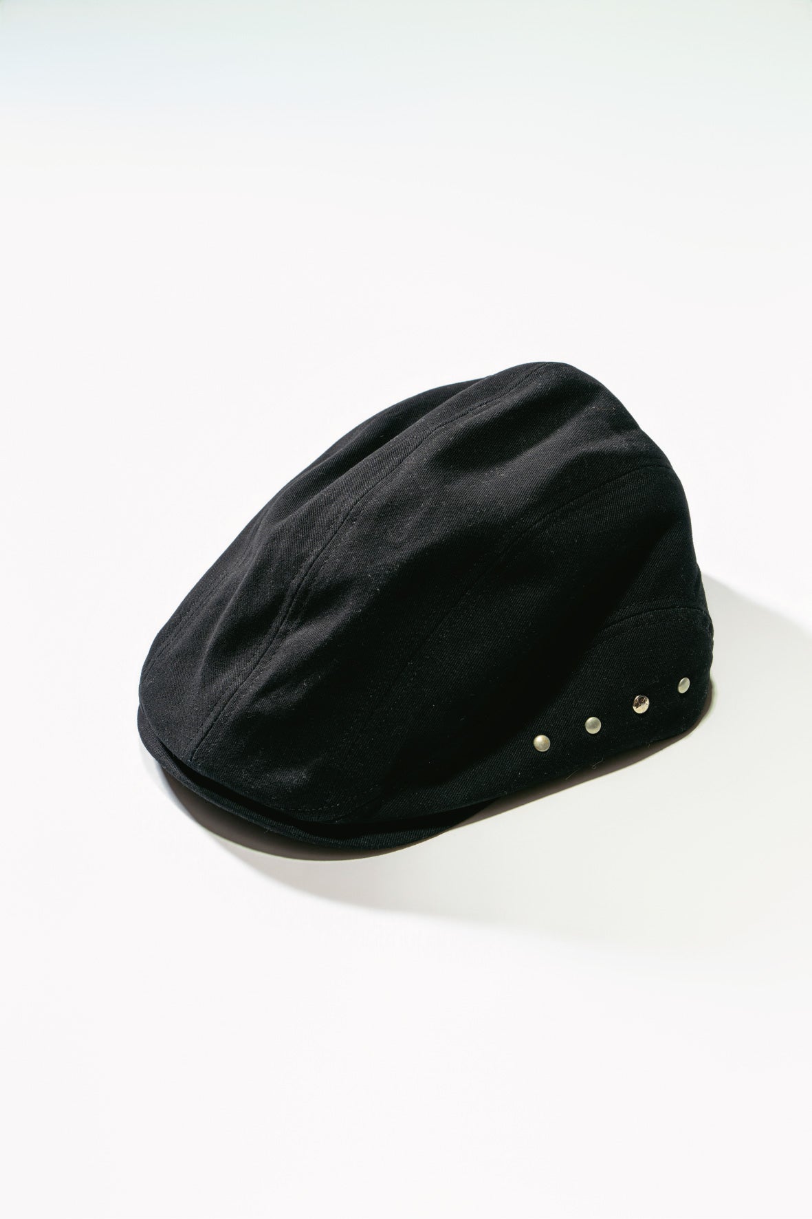 studded hunting cap/black