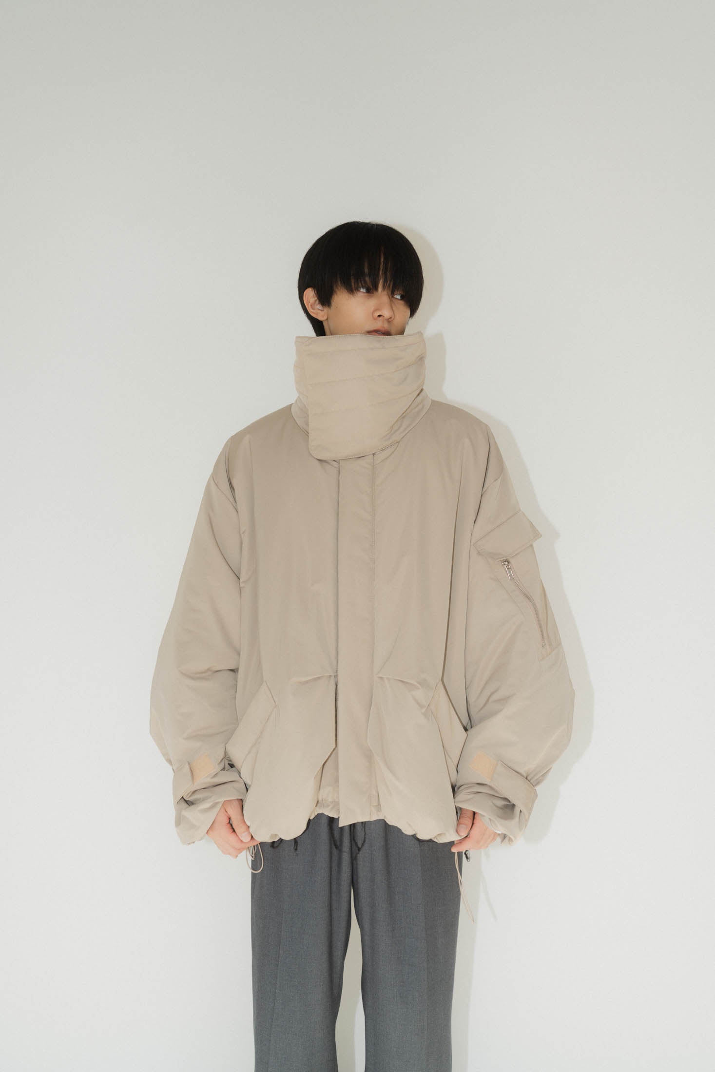 stand collar down jacket(unisex)/sandbeige | KNUTH MARF