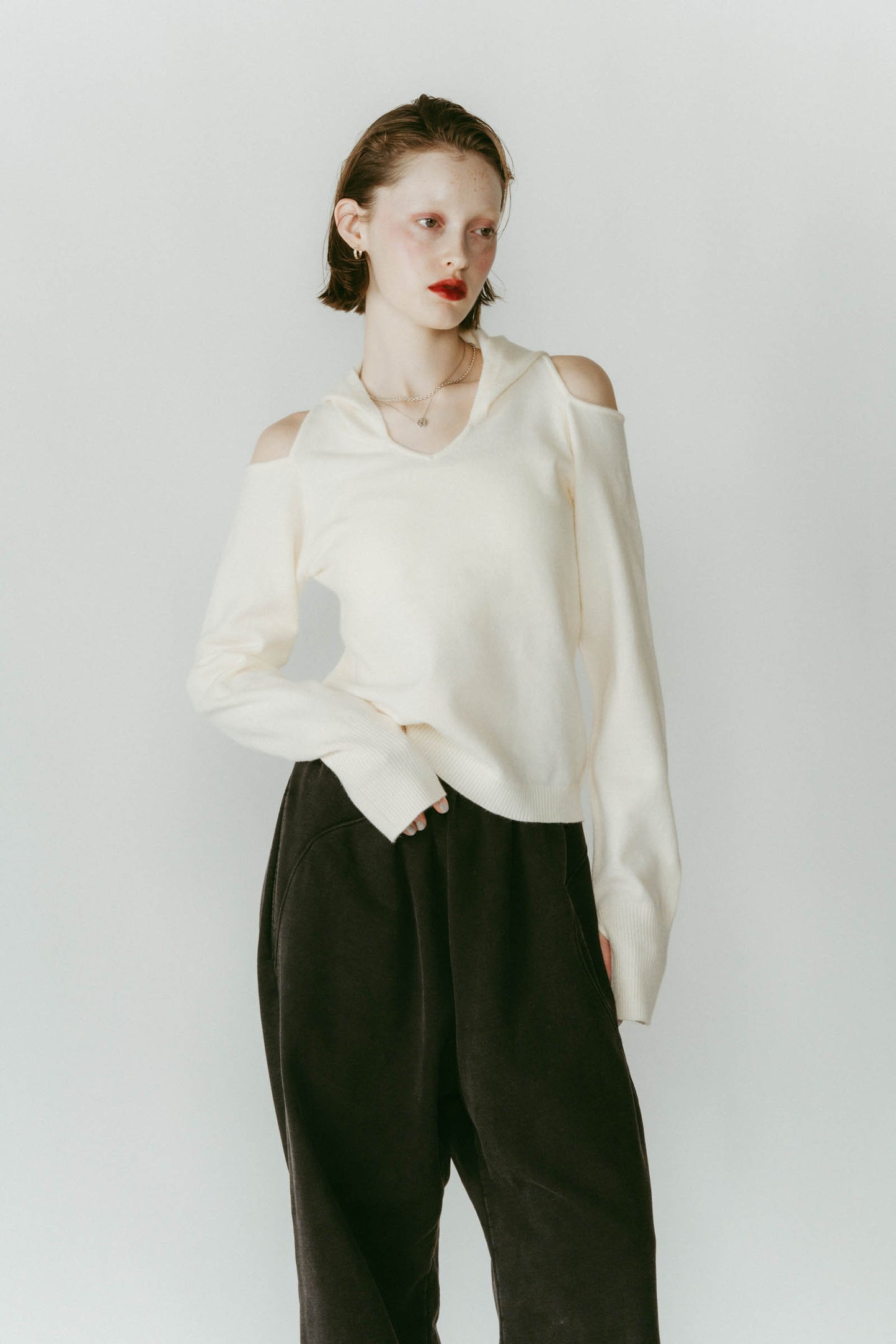 slim hooded knit/white