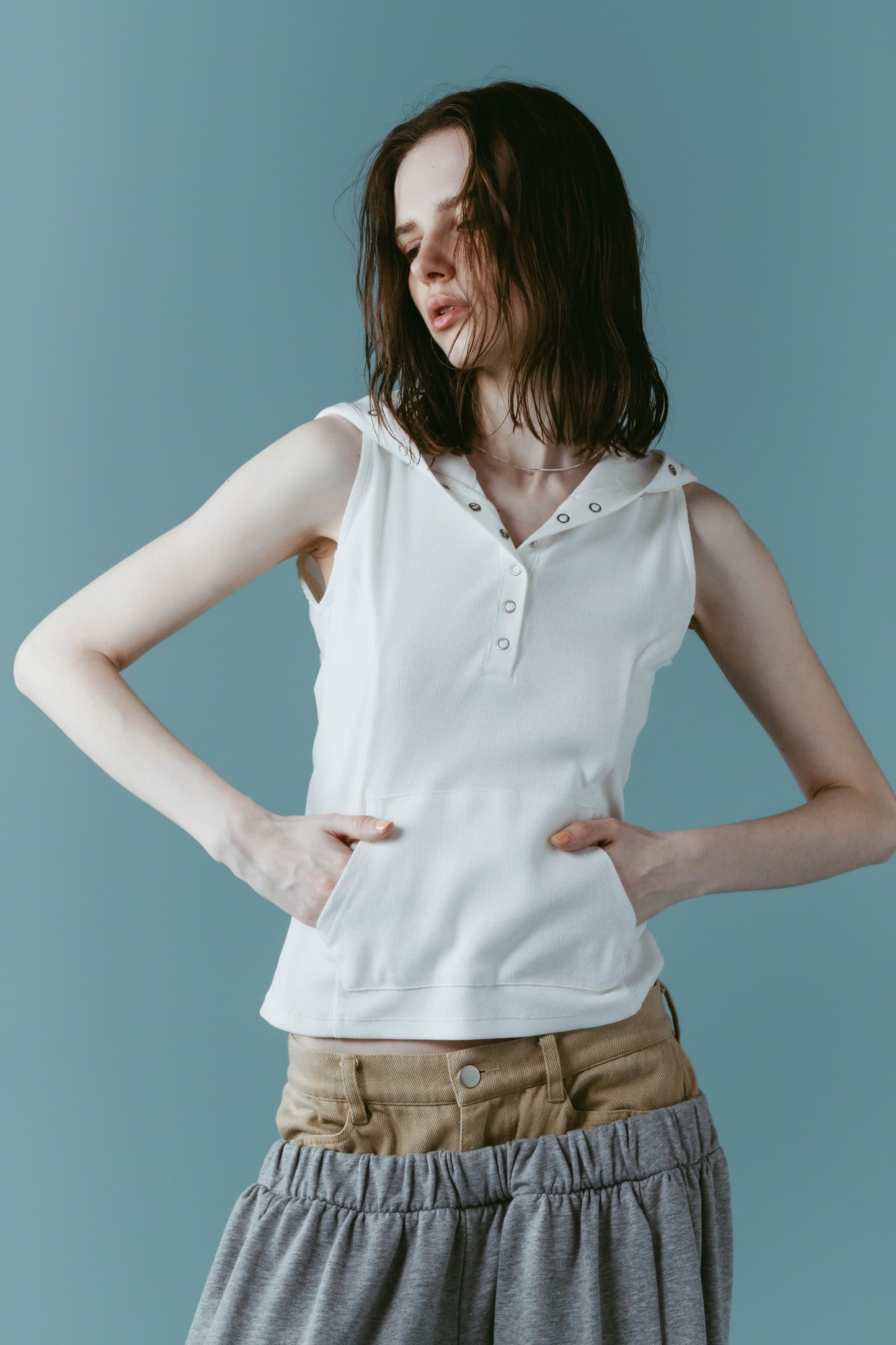 snap-button hoodie/white