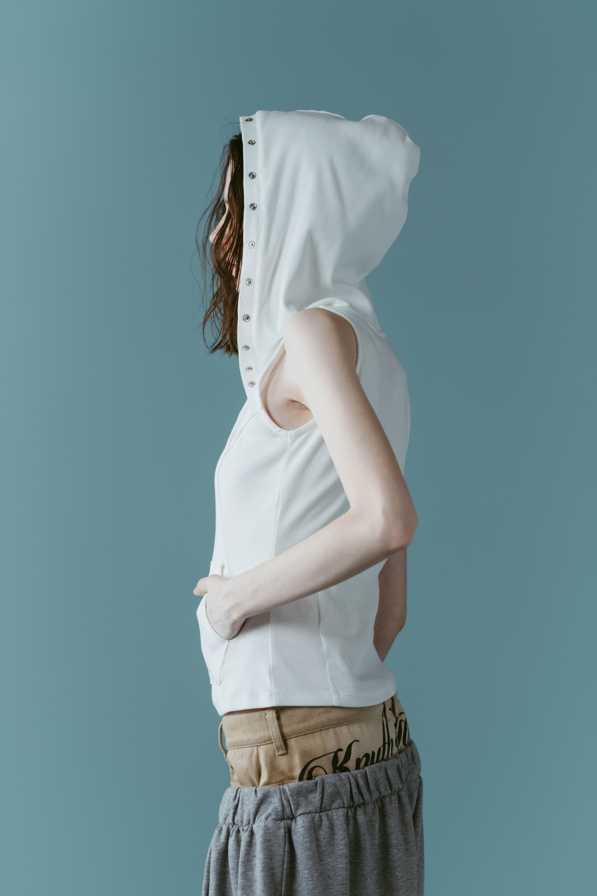 snap-button hoodie/white | KNUTH MARF