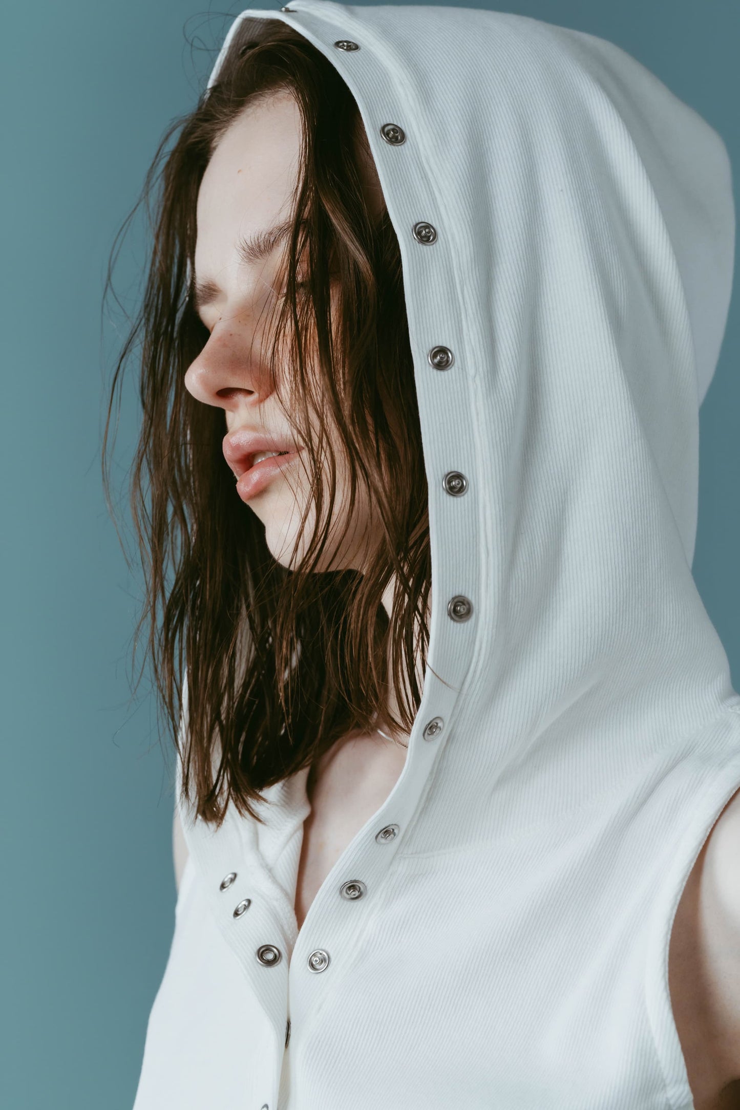 snap-button hoodie/white