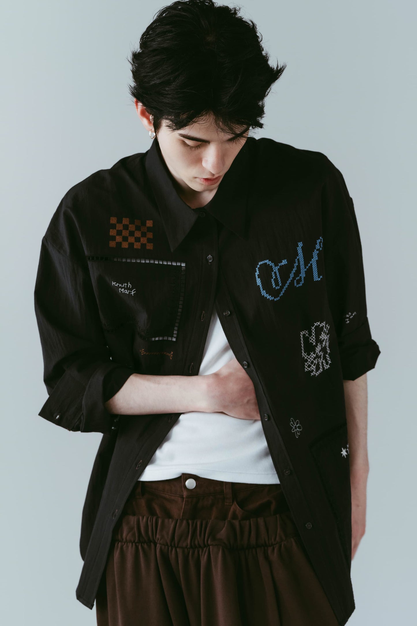 embroidered shirt(unisex)/black