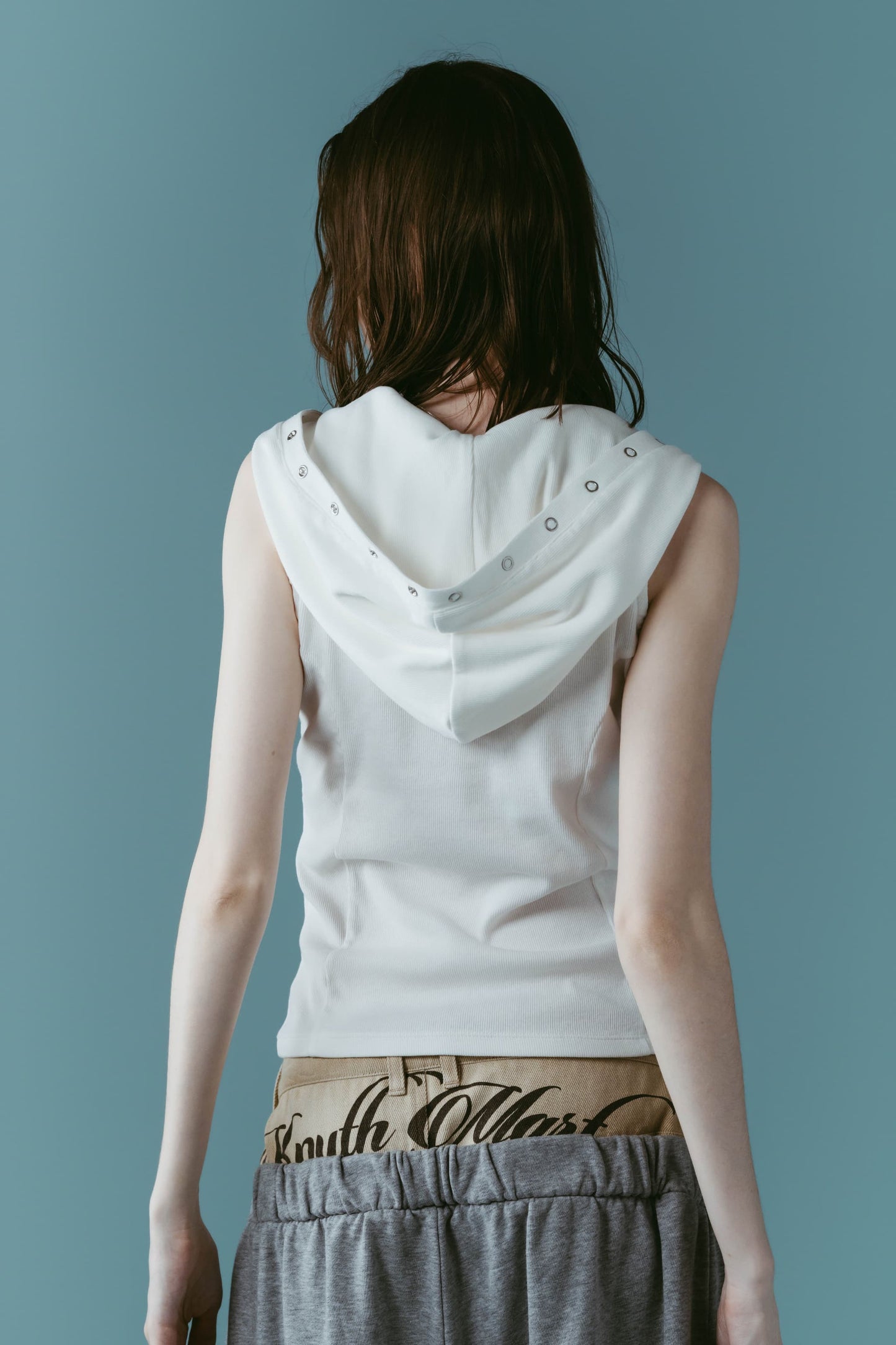 snap-button hoodie/white