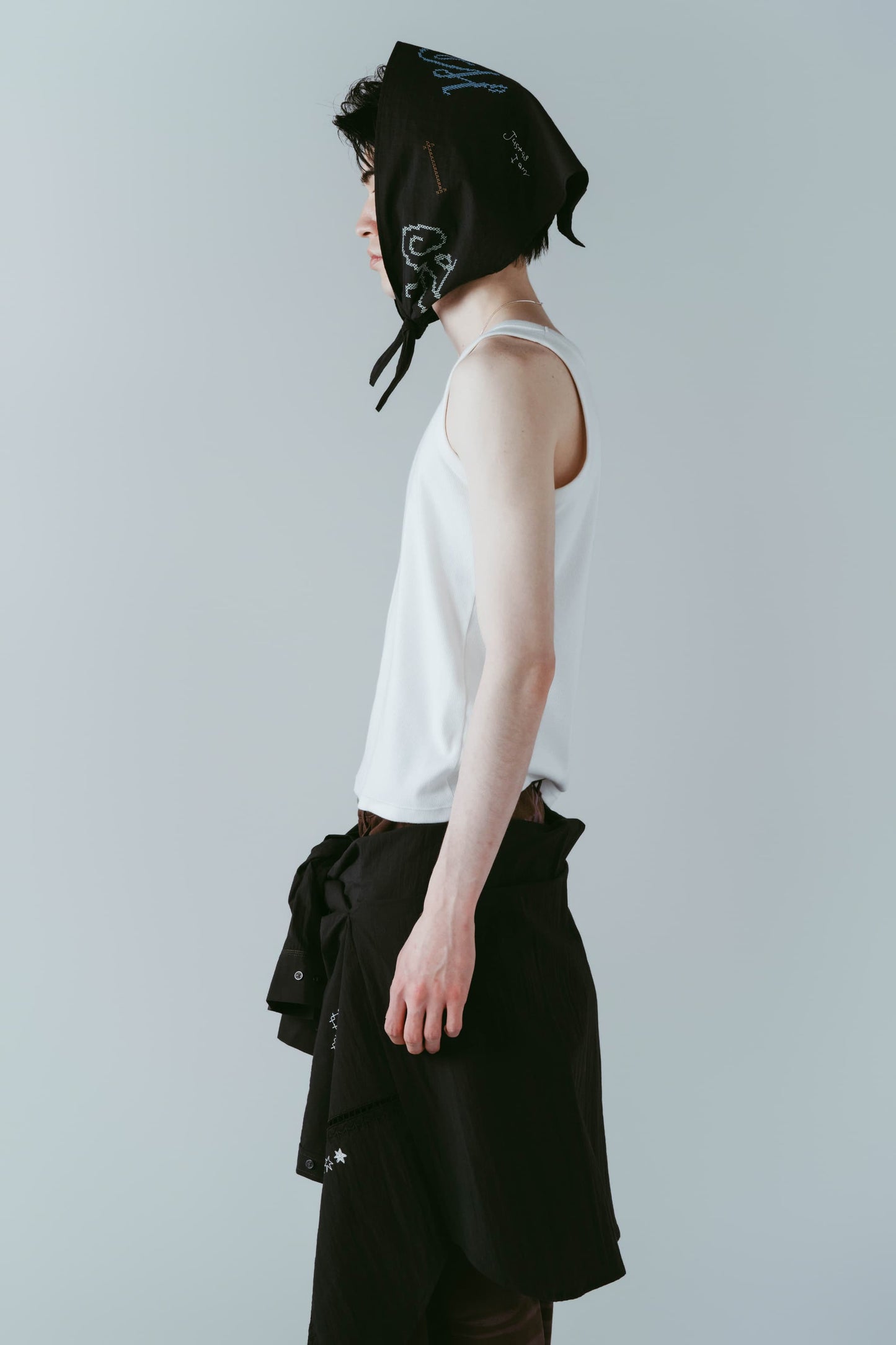 embroidered scarf/3color