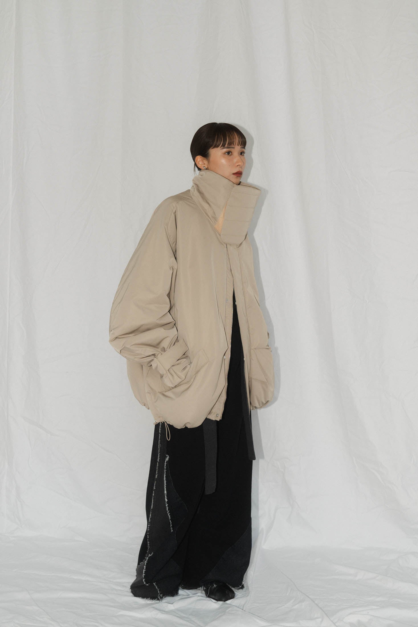 stand collar down jacket(unisex)/sandbeige | KNUTH MARF
