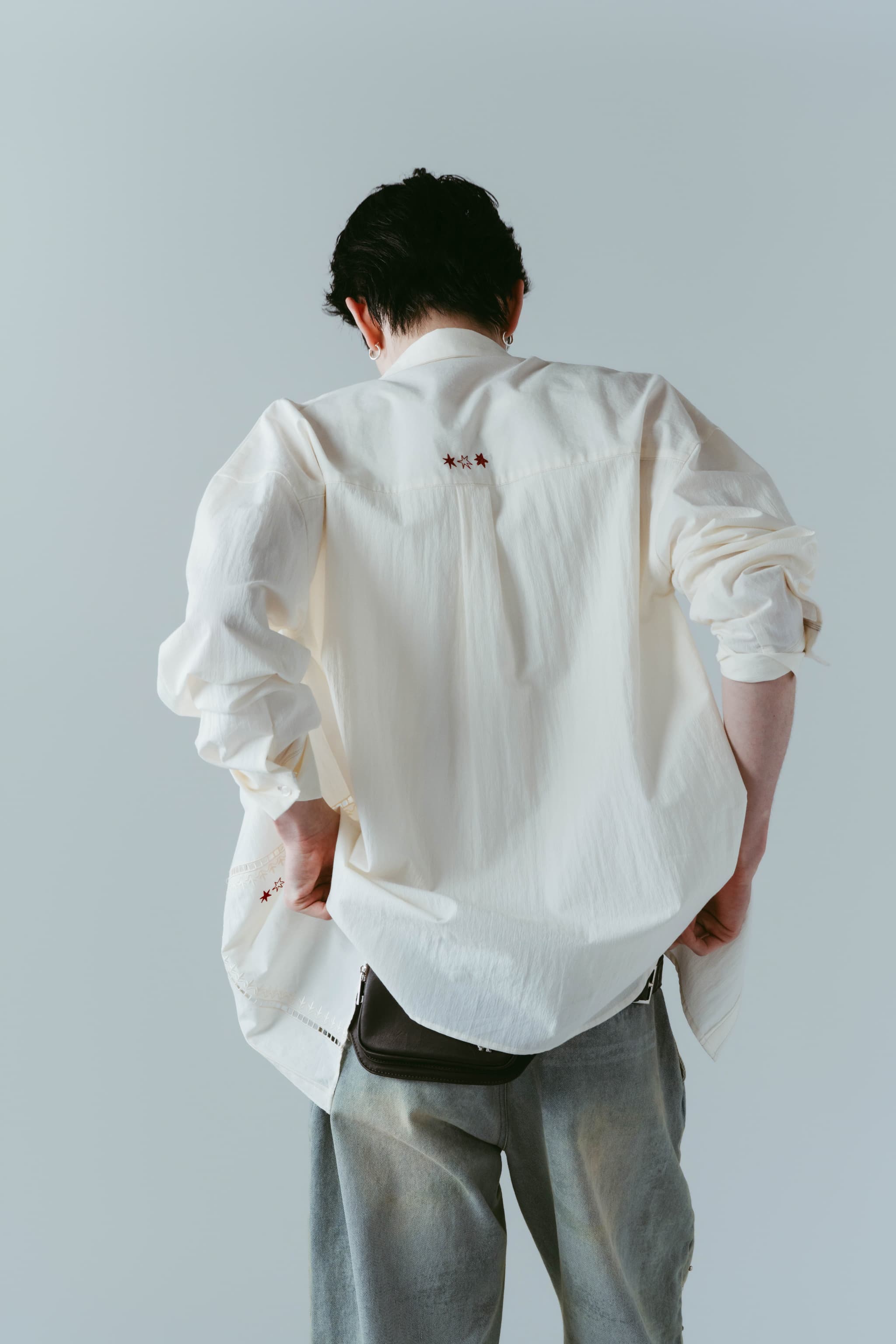 embroidered shirt(unisex)/ivory | KNUTH MARF