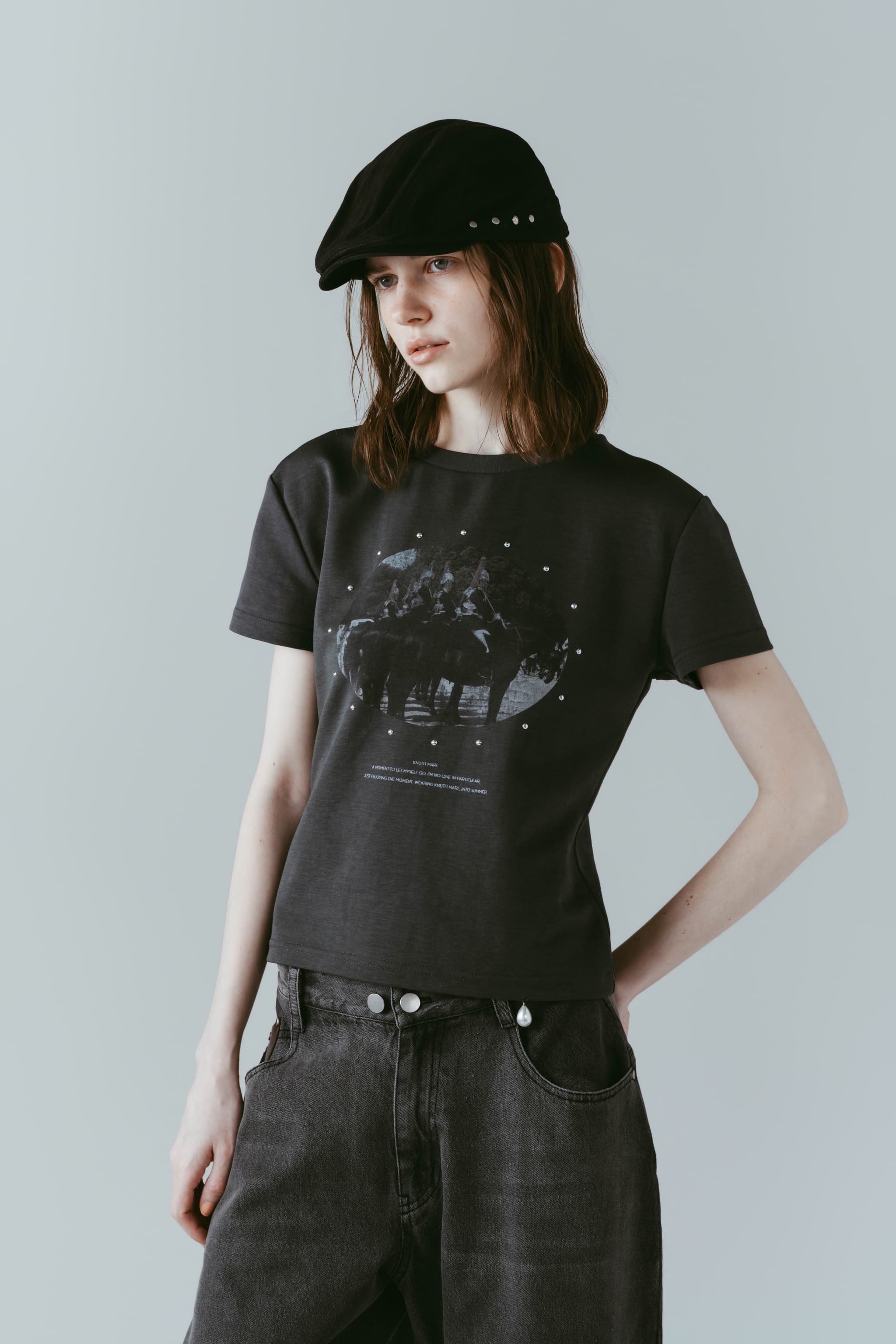 studded compact tee/charcoal