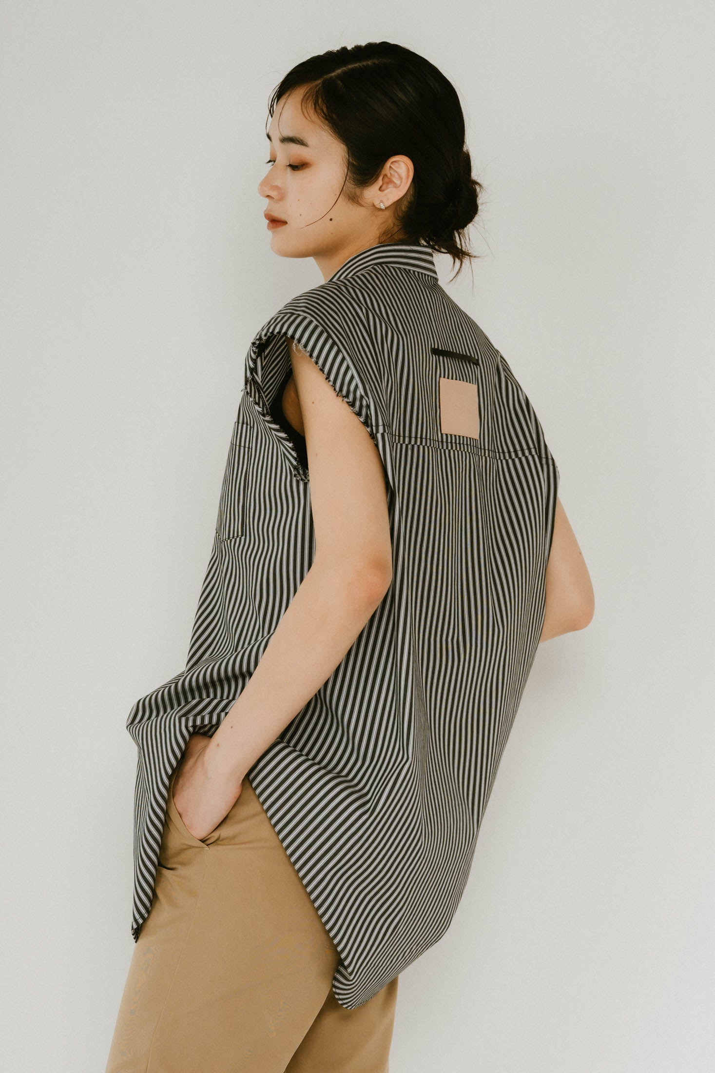 stripe label nosleeve shirt/4color