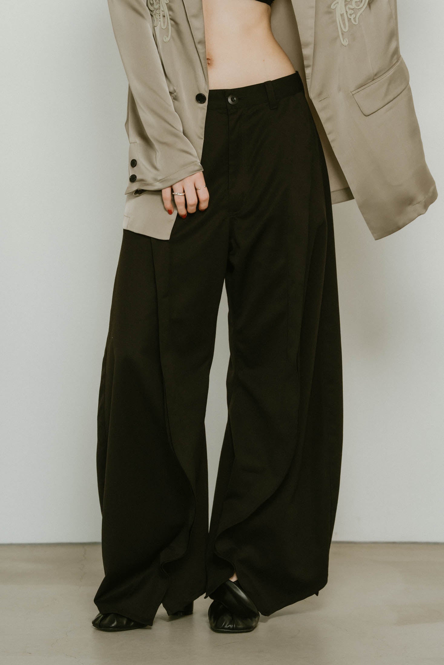 slit deformed pants(unisex)/black