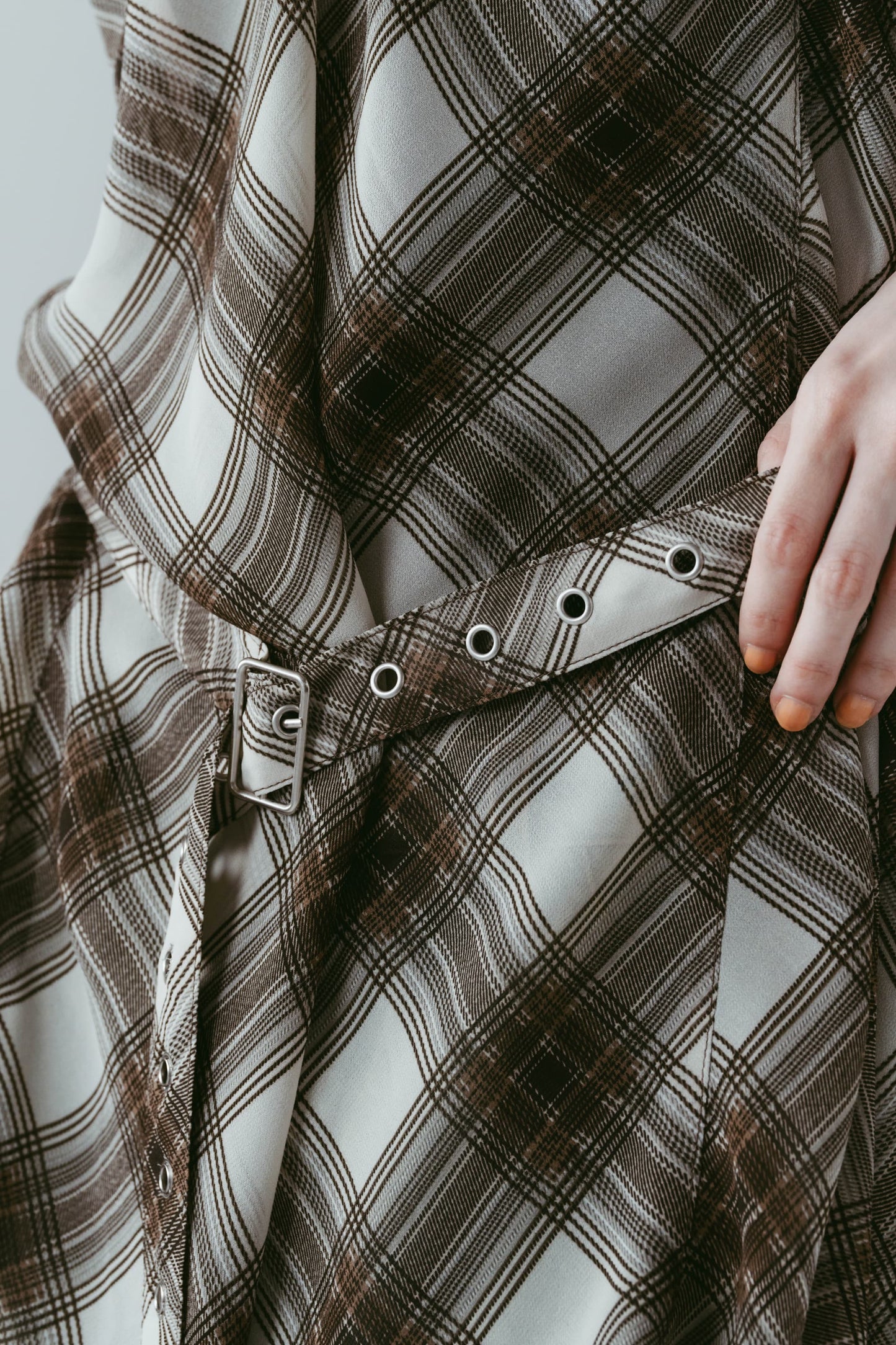 plaid halter neck blouse/brown
