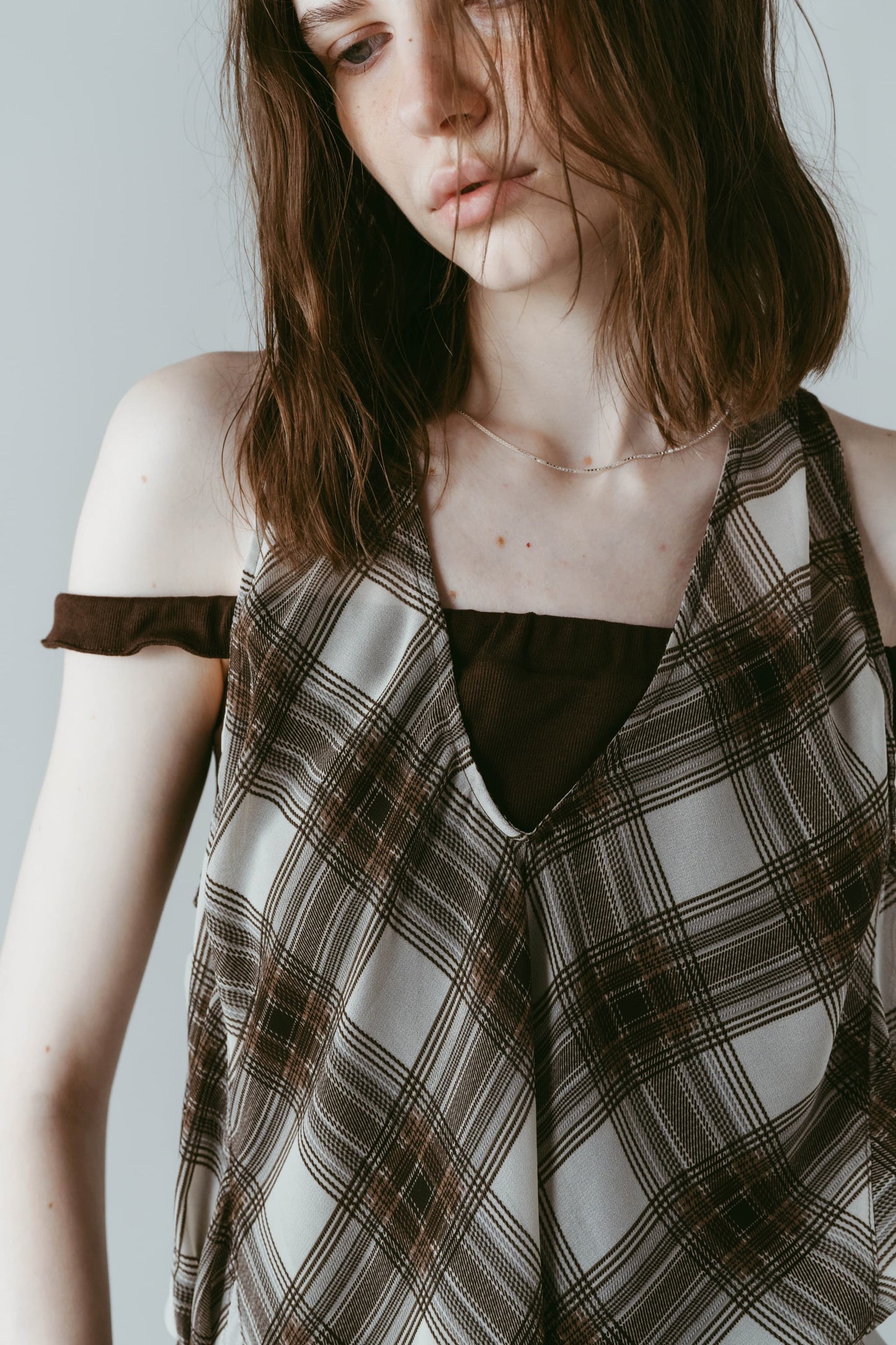 plaid halter neck blouse/brown