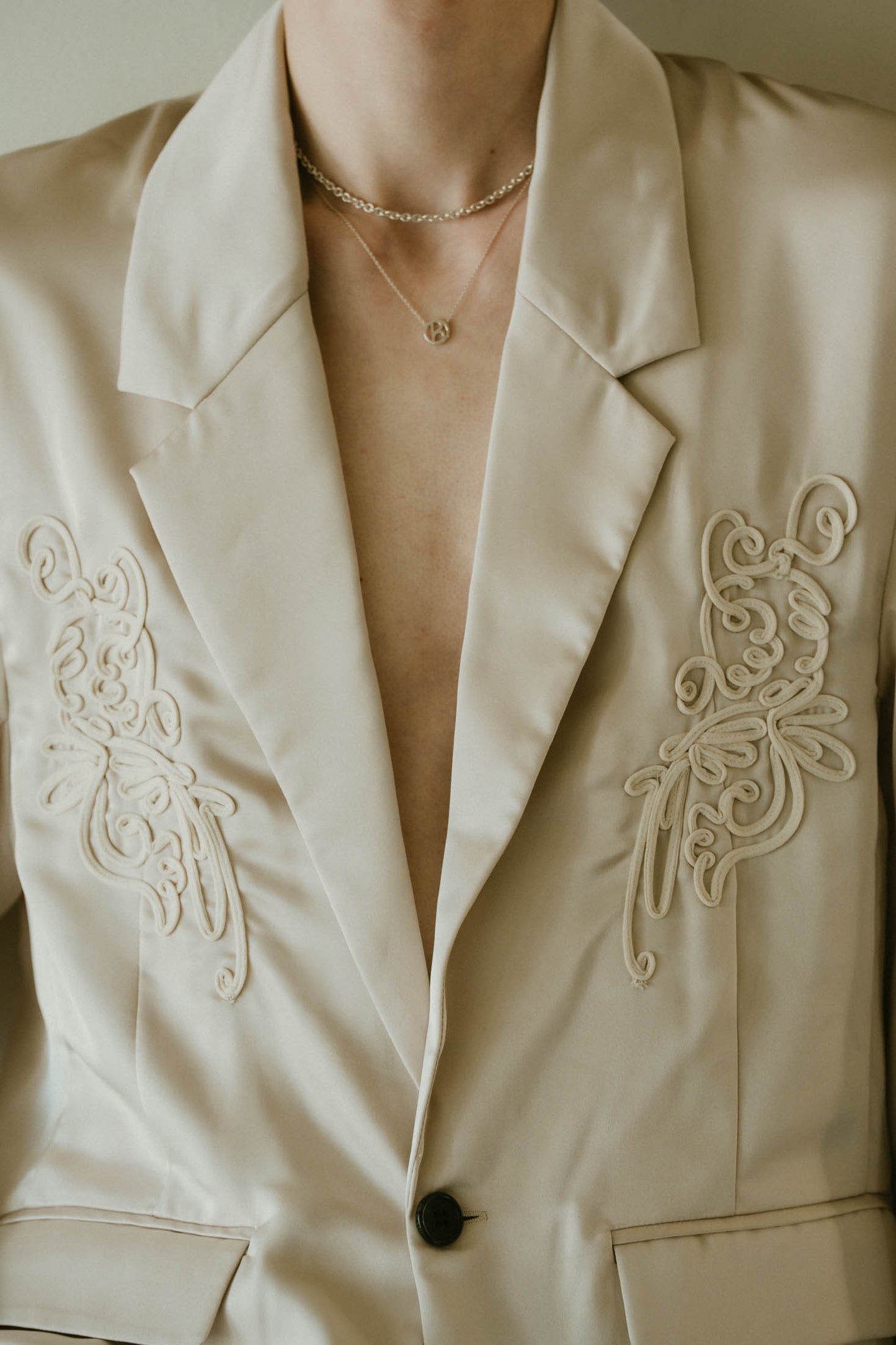 embroidered satin jacket/ivory