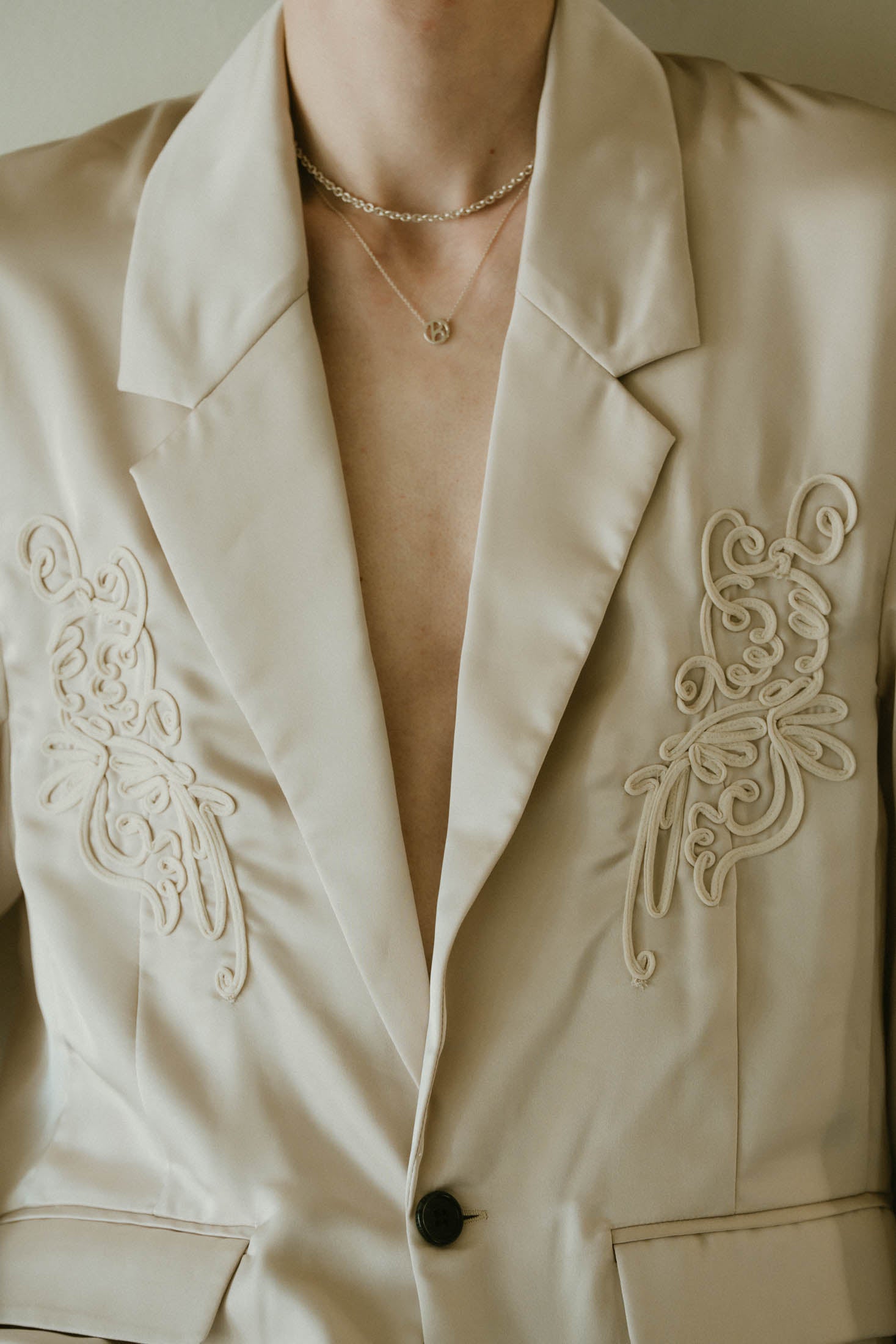 embroidered satin jacket/ivory