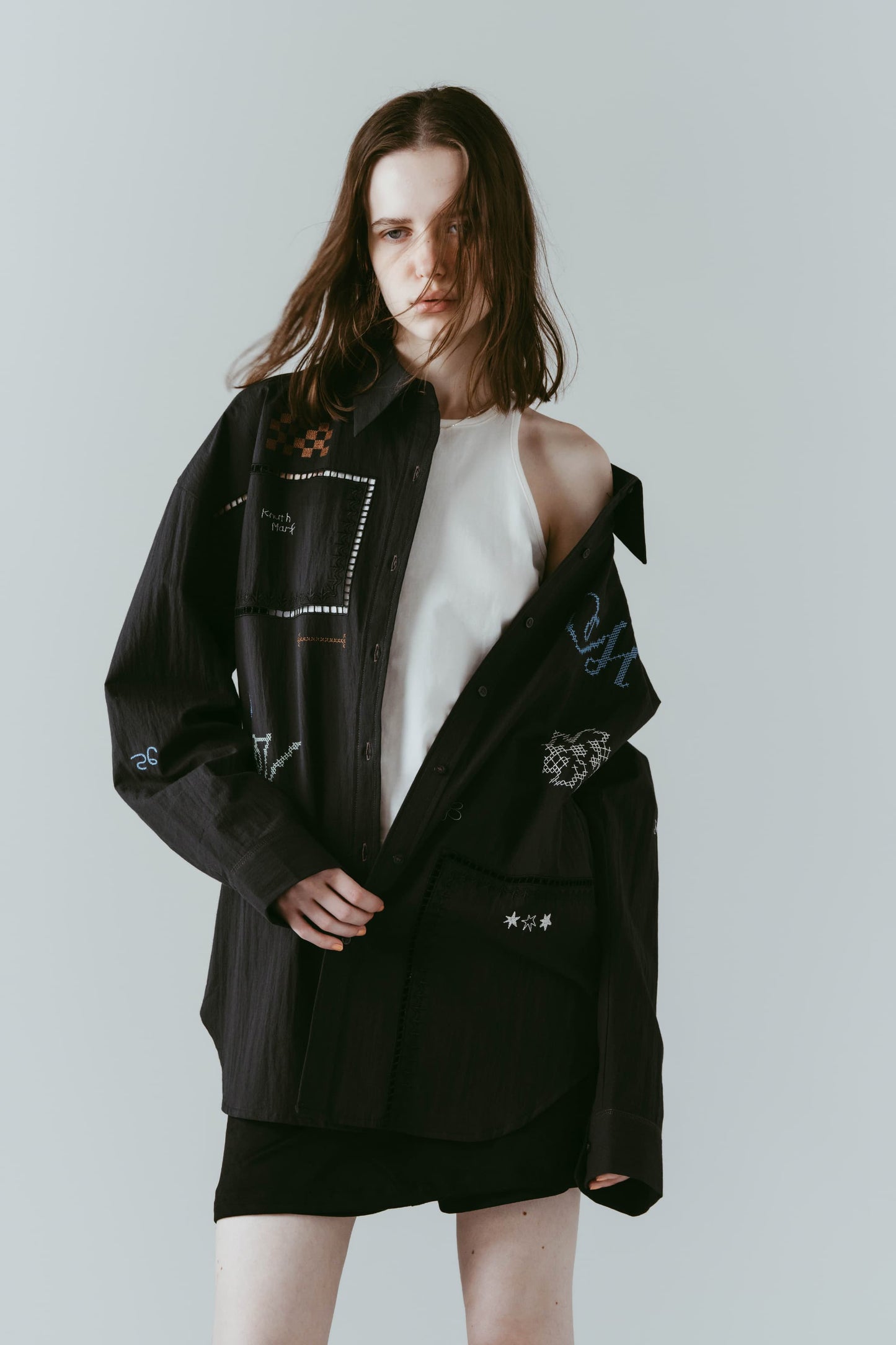 embroidered shirt(unisex)/black