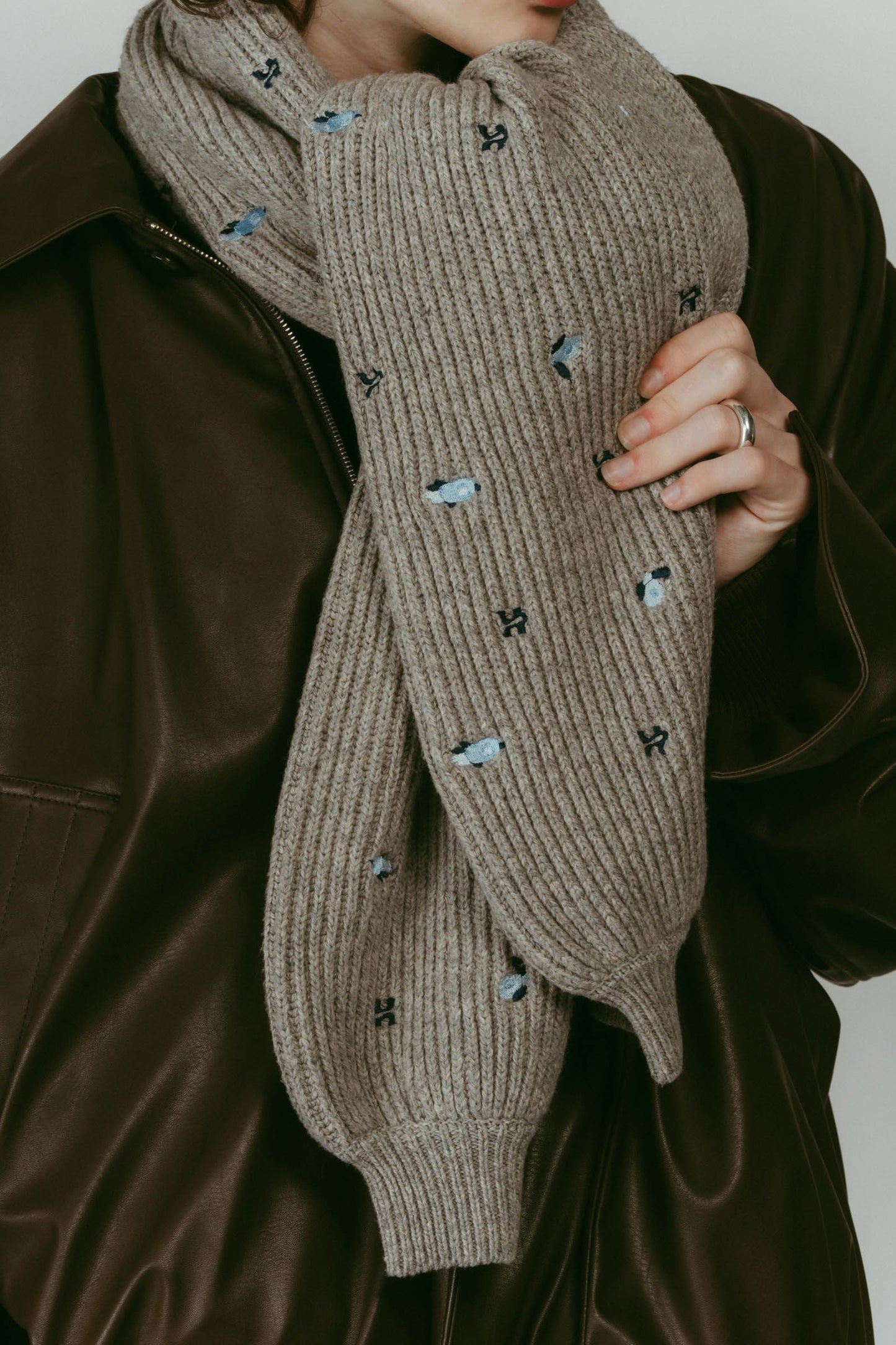 K motif muffler/2color